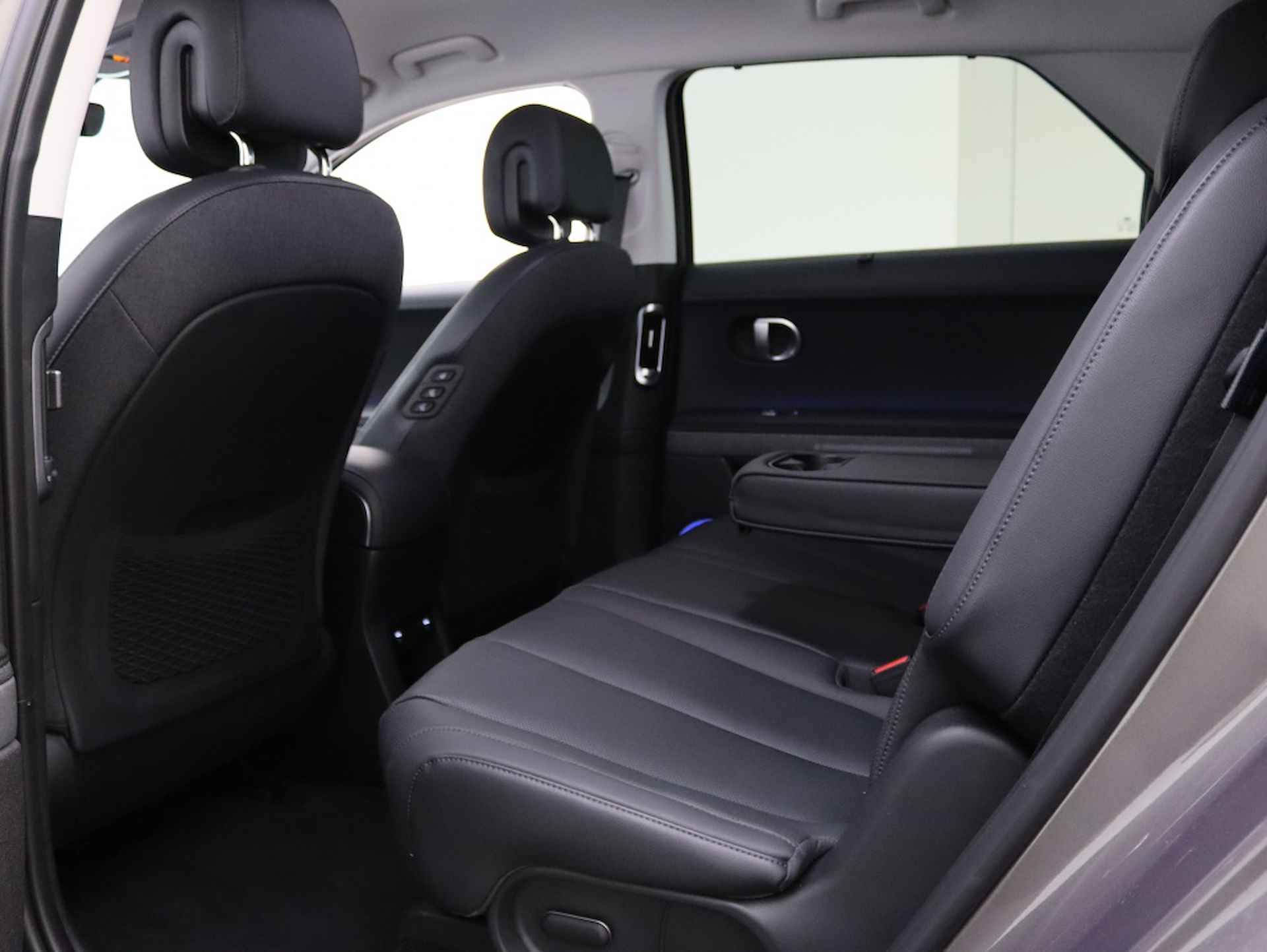 Hyundai IONIQ 5 77 kWh 4WD Lounge - 17/46