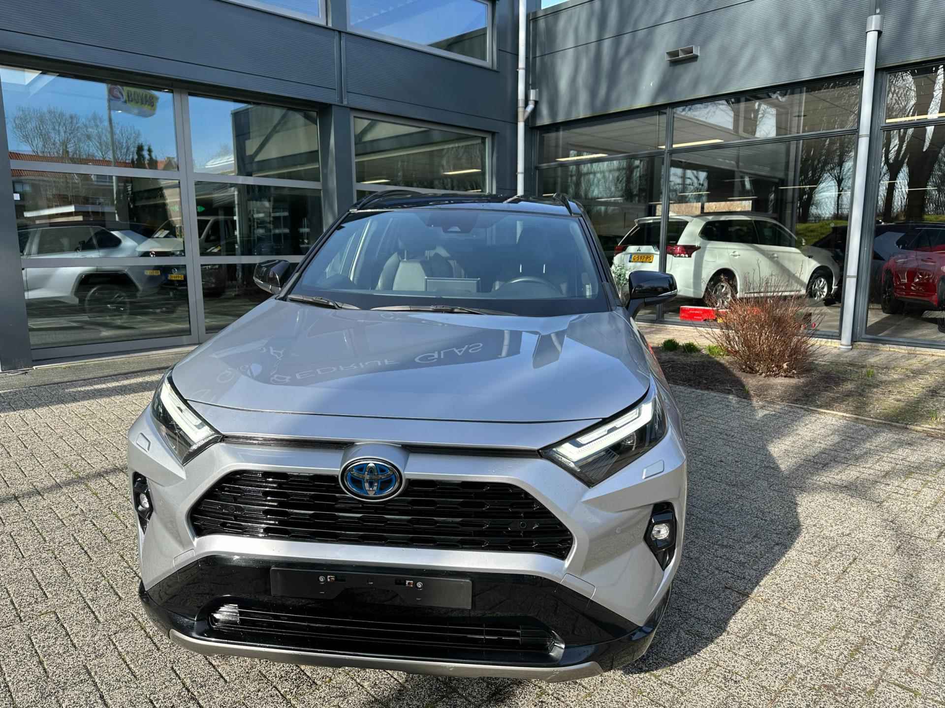 Toyota RAV4 2.5 Hybrid Style camera - 9/36