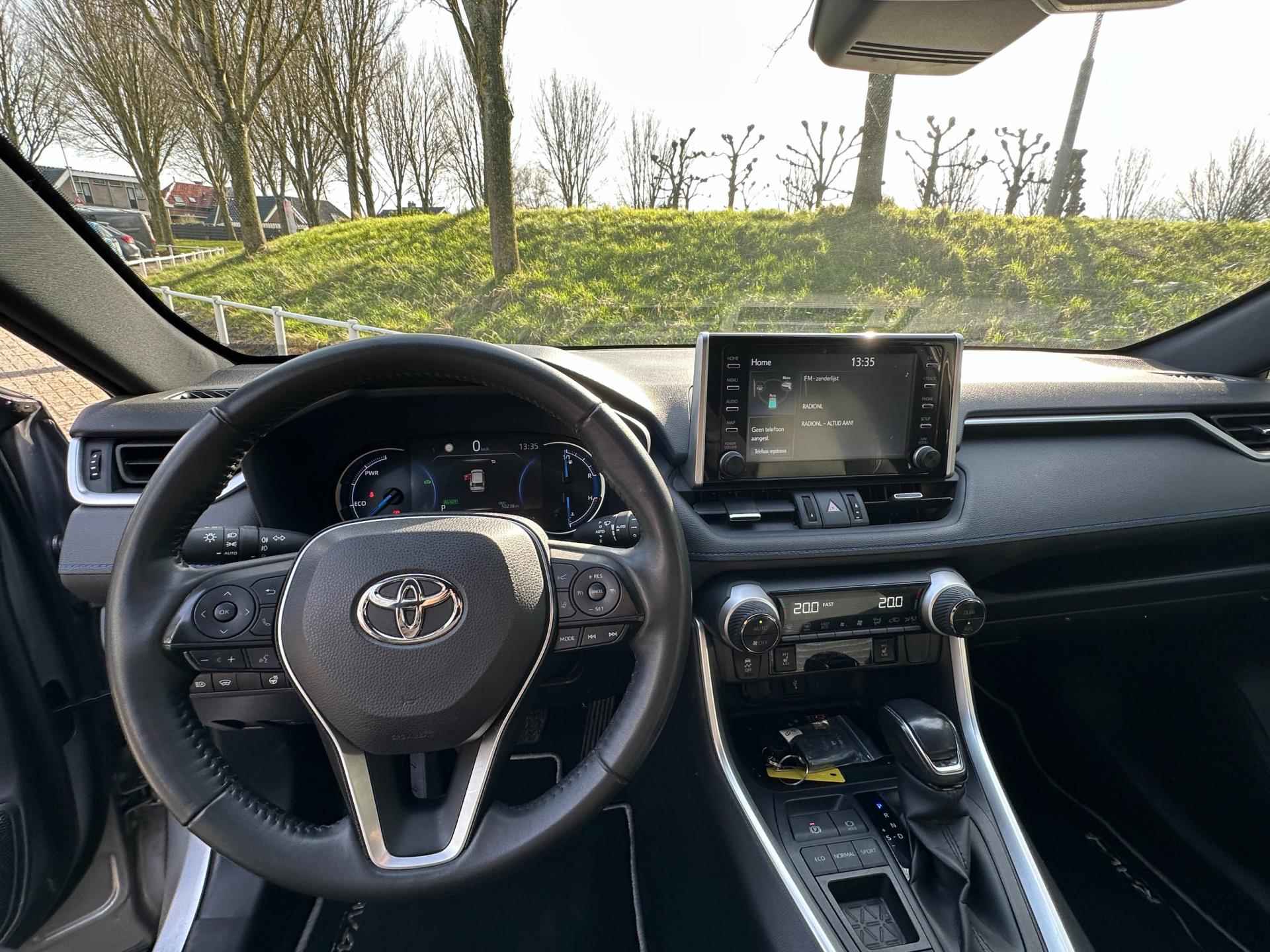 Toyota RAV4 2.5 Hybrid Style camera - 20/36