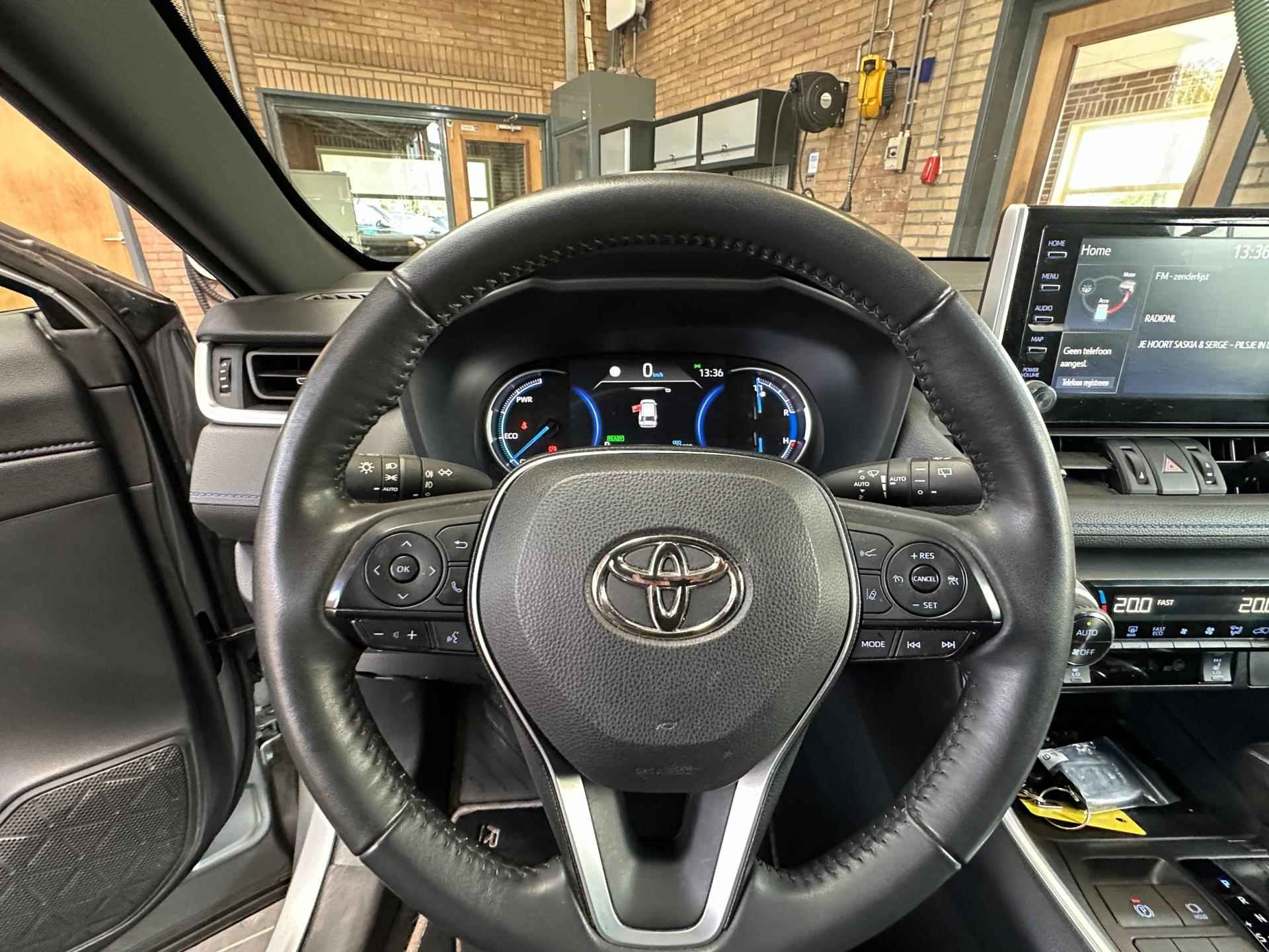 Toyota RAV4 2.5 Hybrid Style camera - 22/36