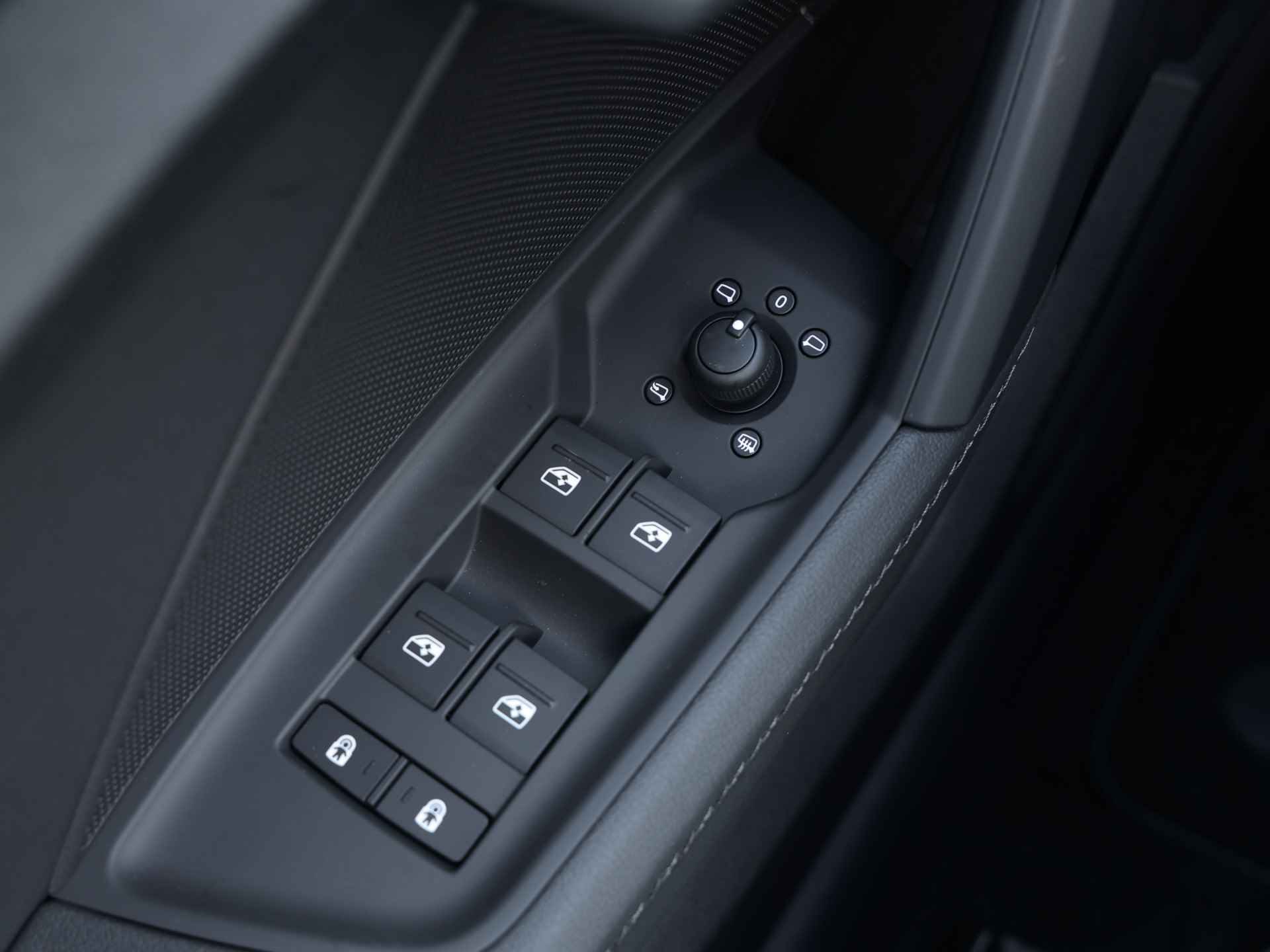 Audi A3 Sportback 40 TFSI e S edition 204pk | Panoramadak | Keyless | 18" Velgen | Stoelverwarming | Adaptive Cruise - 36/49