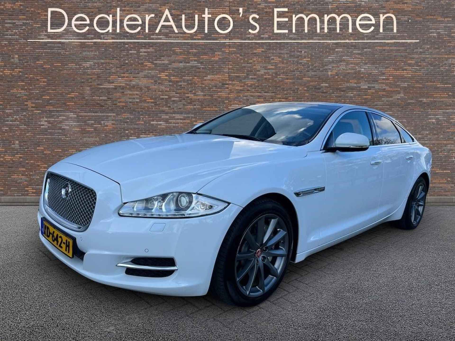 Jaguar XJ 3.0 V6 341 PK SC AWD LEDER SCHUIFDAK LMV NAVIGATIE CRUISE - 2/38