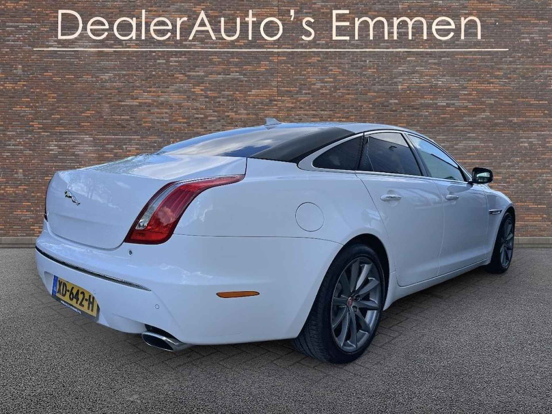 Jaguar XJ 3.0 V6 341 PK SC AWD LEDER SCHUIFDAK LMV NAVIGATIE CRUISE - 4/38