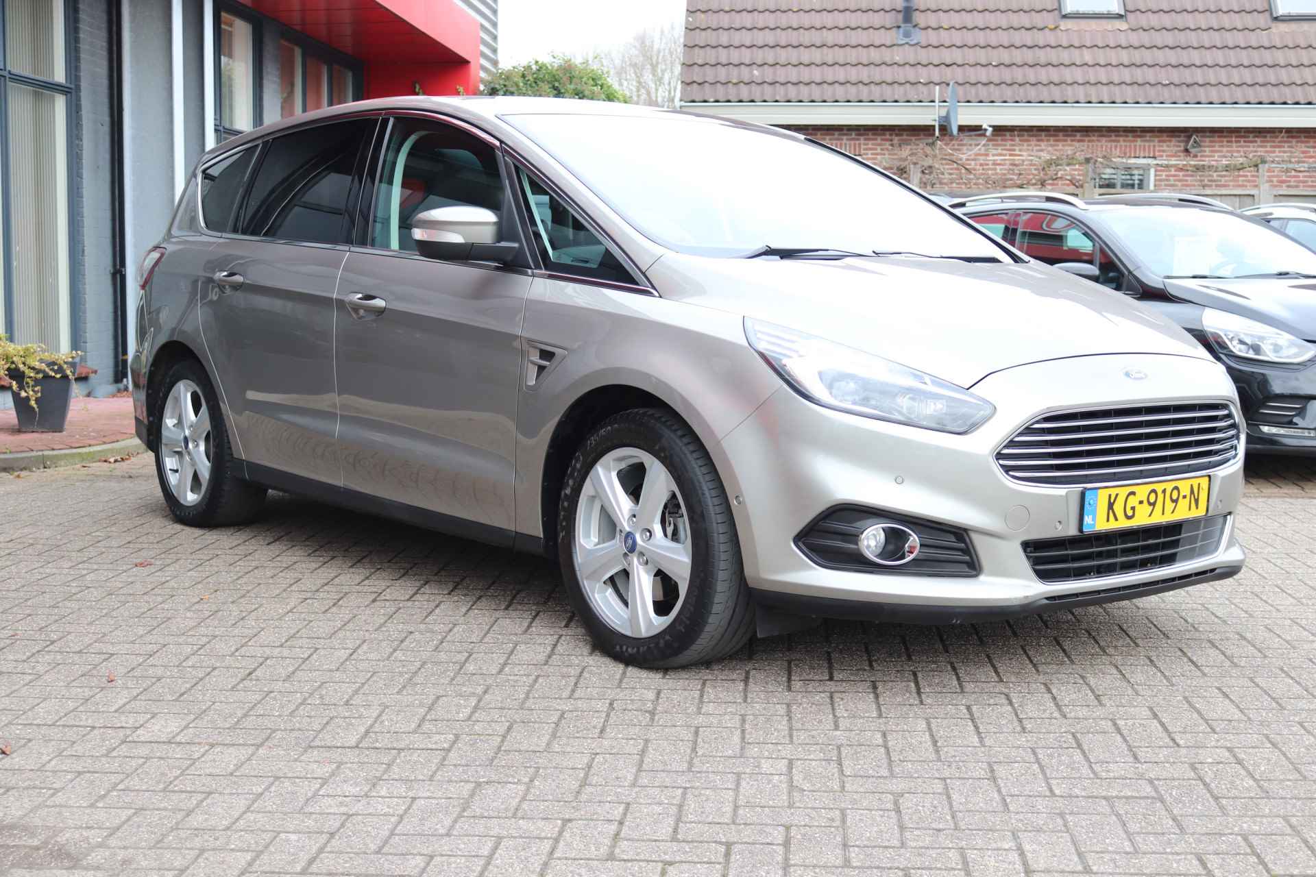 Ford S-Max 1.5 Titanium| 160-PK | Clima-Airco | Parkeersensoren | Incl. BOVAG Garantie | Keyless start | Navigatie | - 4/33