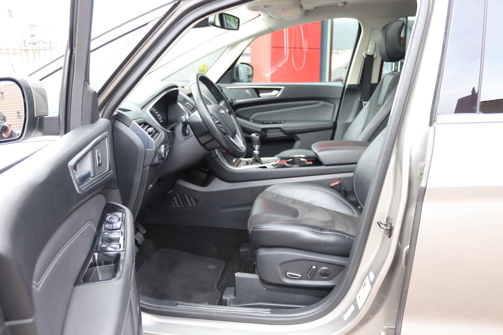 Ford S-Max 1.5 Titanium| 160-PK | Clima-Airco | Parkeersensoren | Incl. BOVAG Garantie | Keyless start | Navigatie | - 17/33