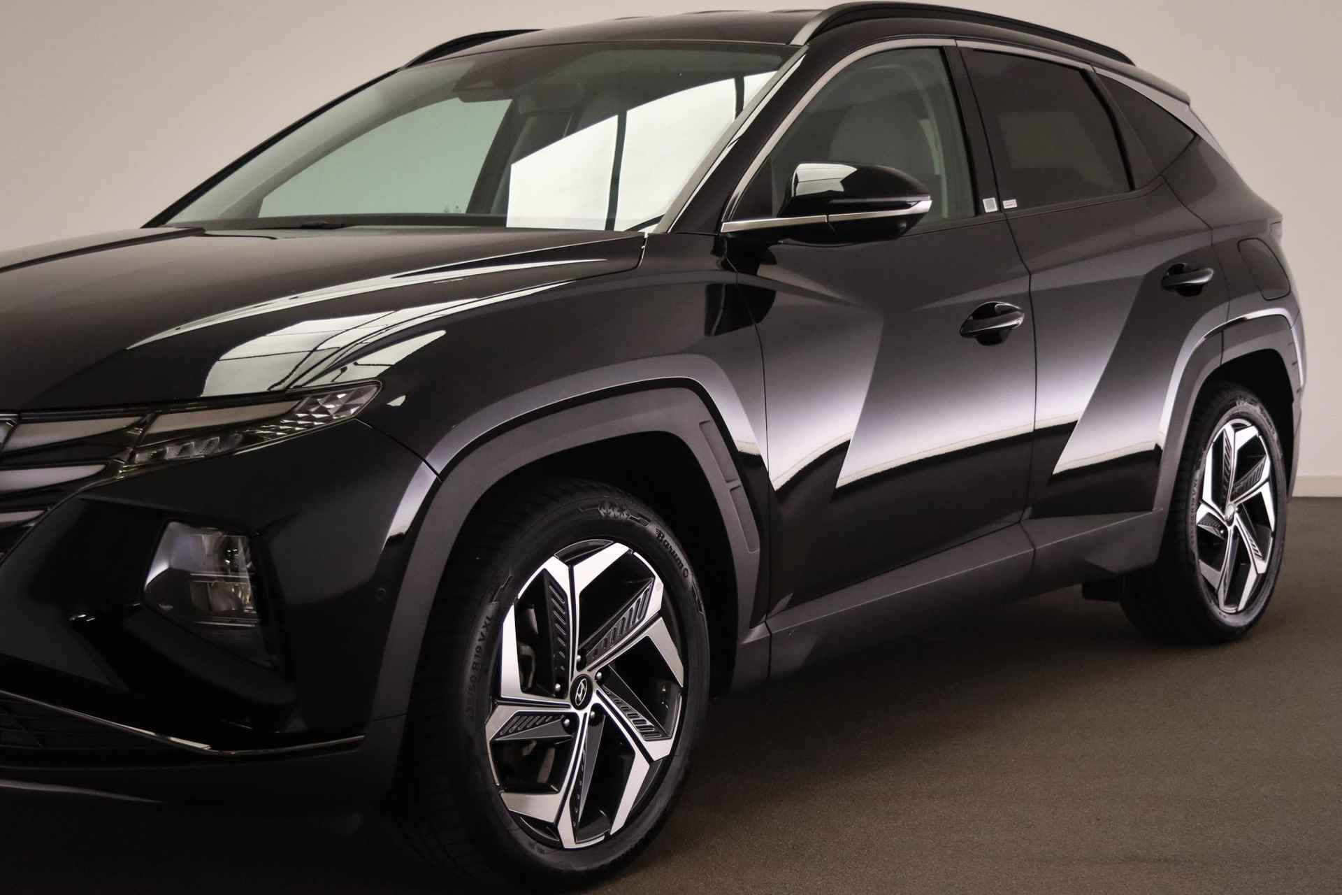 Hyundai Tucson 1.6 T-GDI PHEV Comfort Smart 4WD | LEDER | STOELKOELING | STUURWIELVERWARMING | CAMERA | DEALER ONDERHOUDEN - 17/54