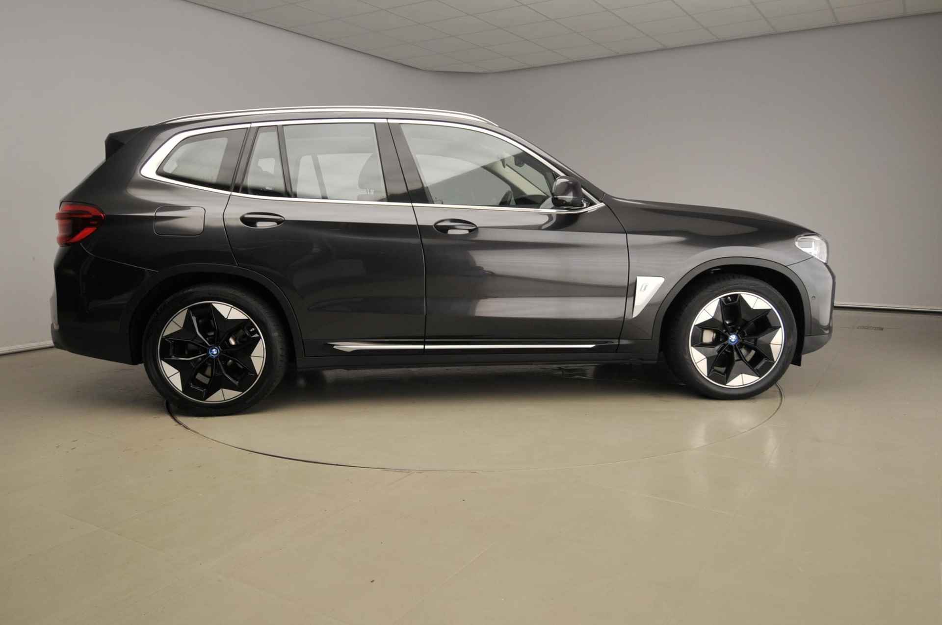 BMW iX3 High Executive | LED | Leder | HUD | Schuifdak | Sportstoelen | Chrome line | Stoelverwarming | DAB | Harman-kardon sound | Alu 20 inch - 5/51