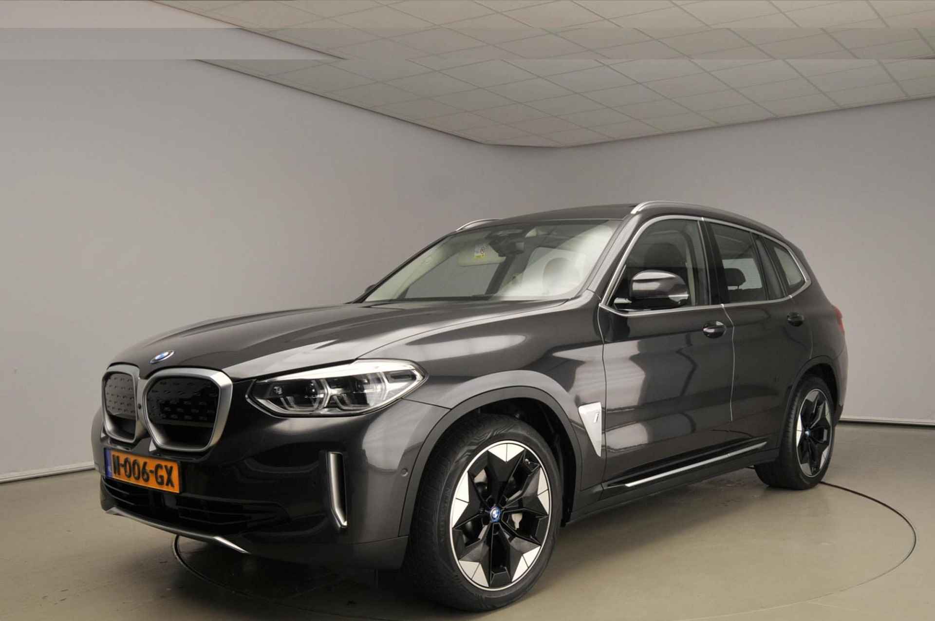 BMW iX3 High Executive | LED | Leder | HUD | Schuifdak | Sportstoelen | Chrome line | Stoelverwarming | DAB | Harman-kardon sound | Alu 20 inch - 51/51