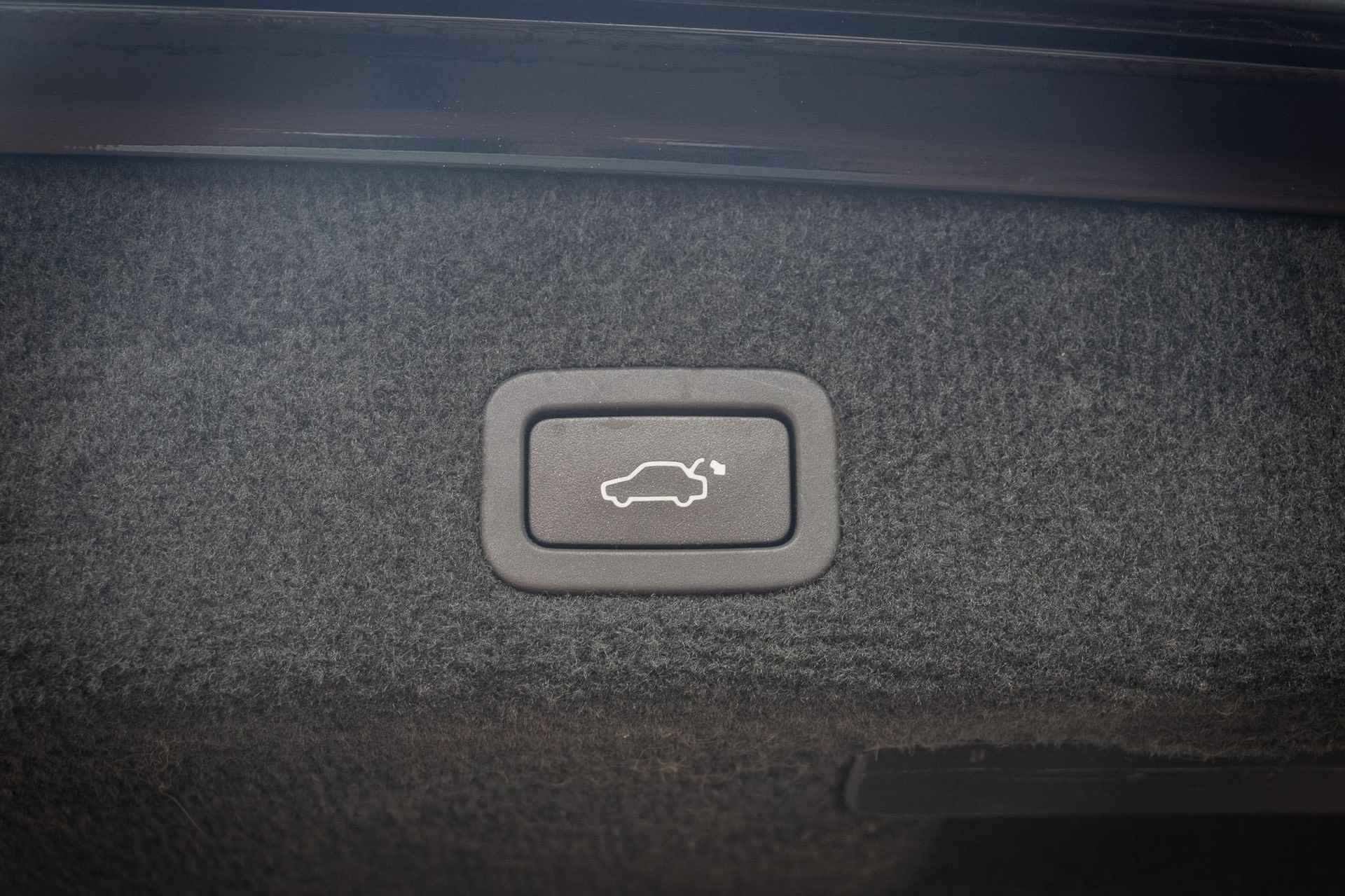 Volvo V70 T4 Aut. Dynamic Edition | Trekhaak | Schuif-/kanteldak | Bi-xenon koplampen | Lederen sportstoelen | Navigatie | Parkeersensoren voor + achter | Elektrische achterklep | - 10/21