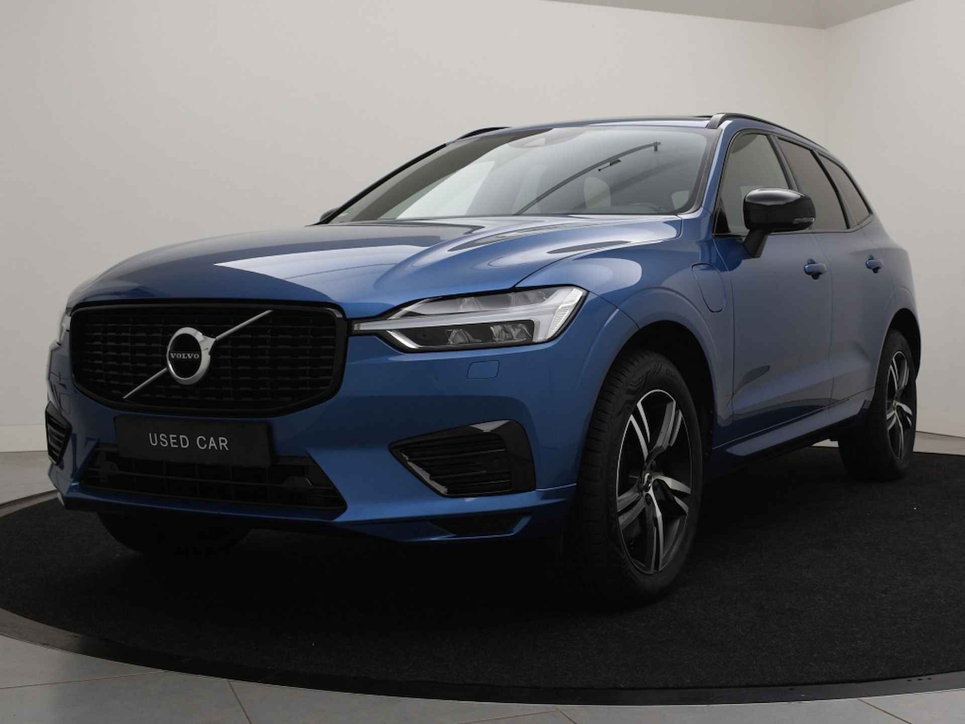 Volvo XC60 T5 AWD AUT(8) R-DESIGN SCHUIFDAK MASSAGE-STOELEN DAB+ ACC BLIS - 2/39