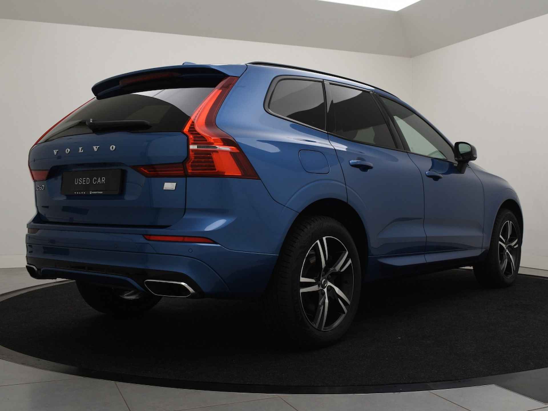 Volvo XC60 T5 AWD AUT(8) R-DESIGN SCHUIFDAK MASSAGE-STOELEN DAB+ ACC BLIS - 3/39