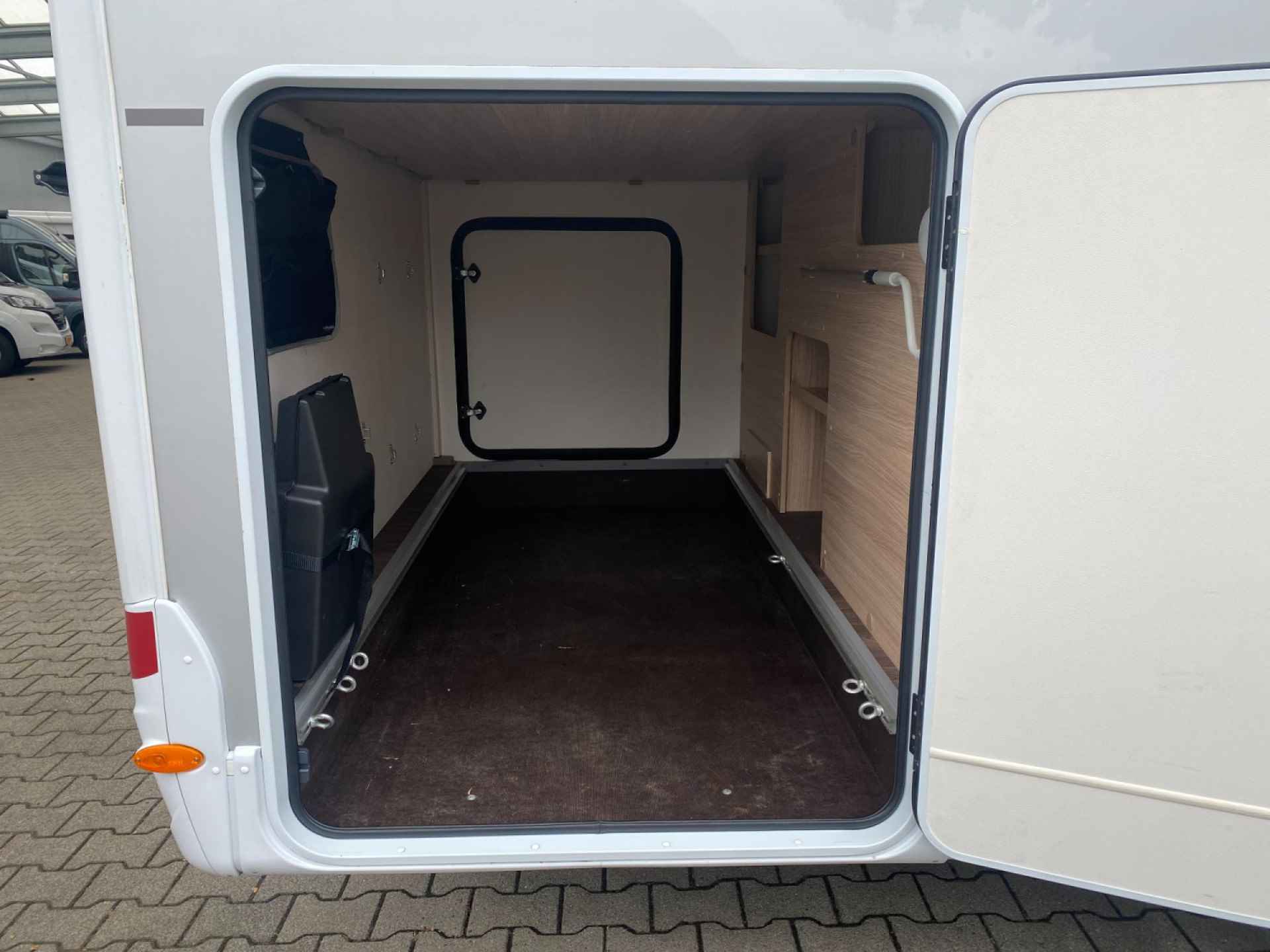 Hymer Sunlight T68 Enkele bedden Hefbed INCL. STALLING - 32/35