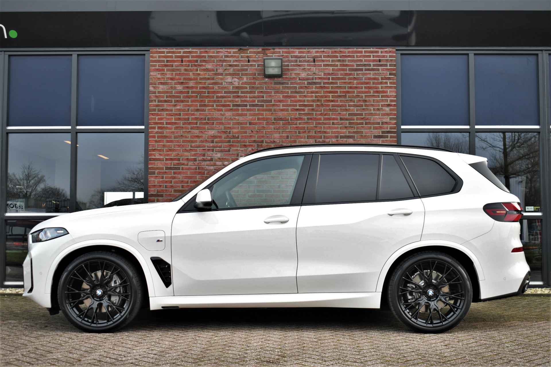 BMW X5 xDrive50e M-Sport Pano Trekh 360 22inch H/K Soft-close Gesture - 40/103