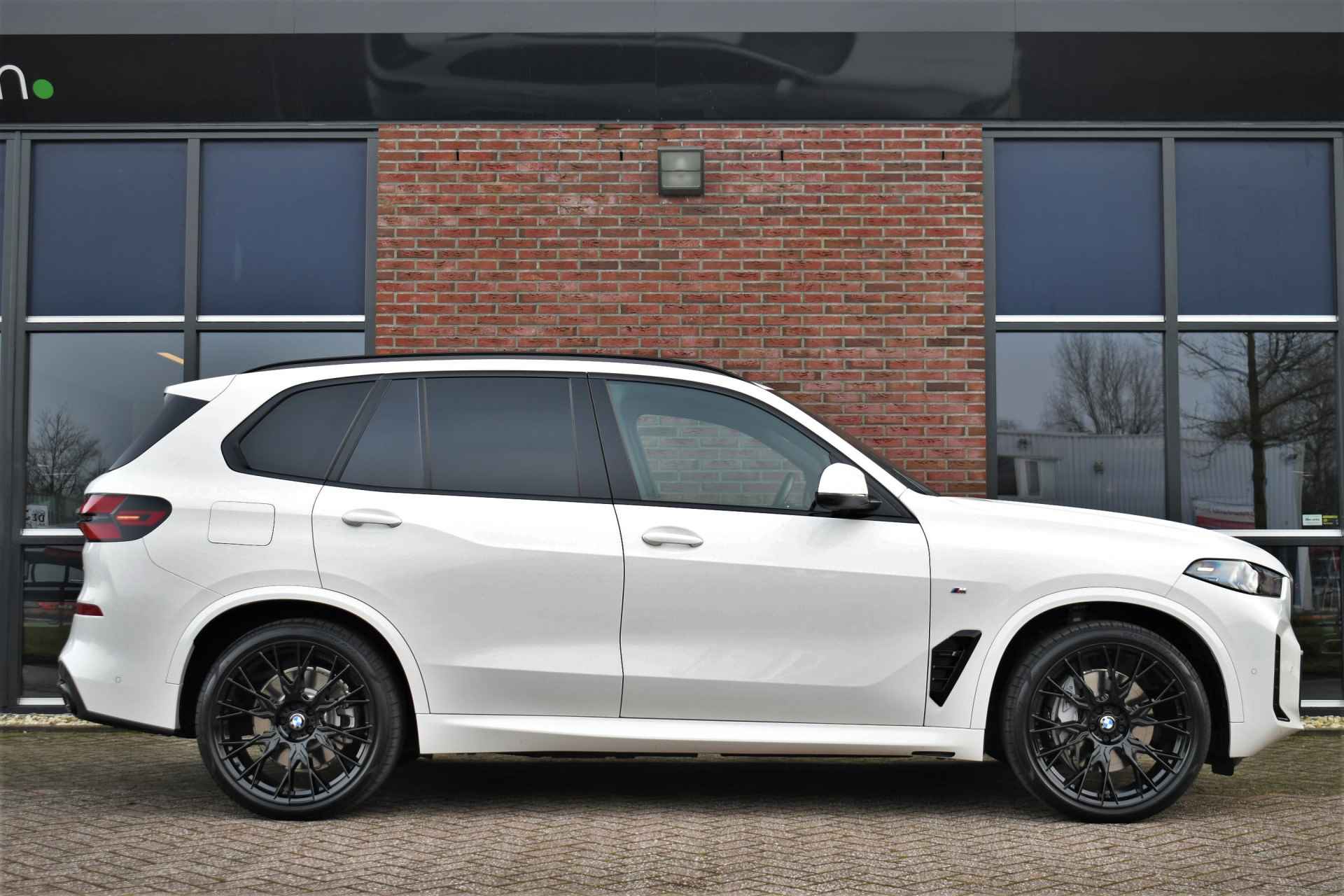 BMW X5 xDrive50e M-Sport Pano Trekh 360 22inch H/K Soft-close Gesture - 41/103