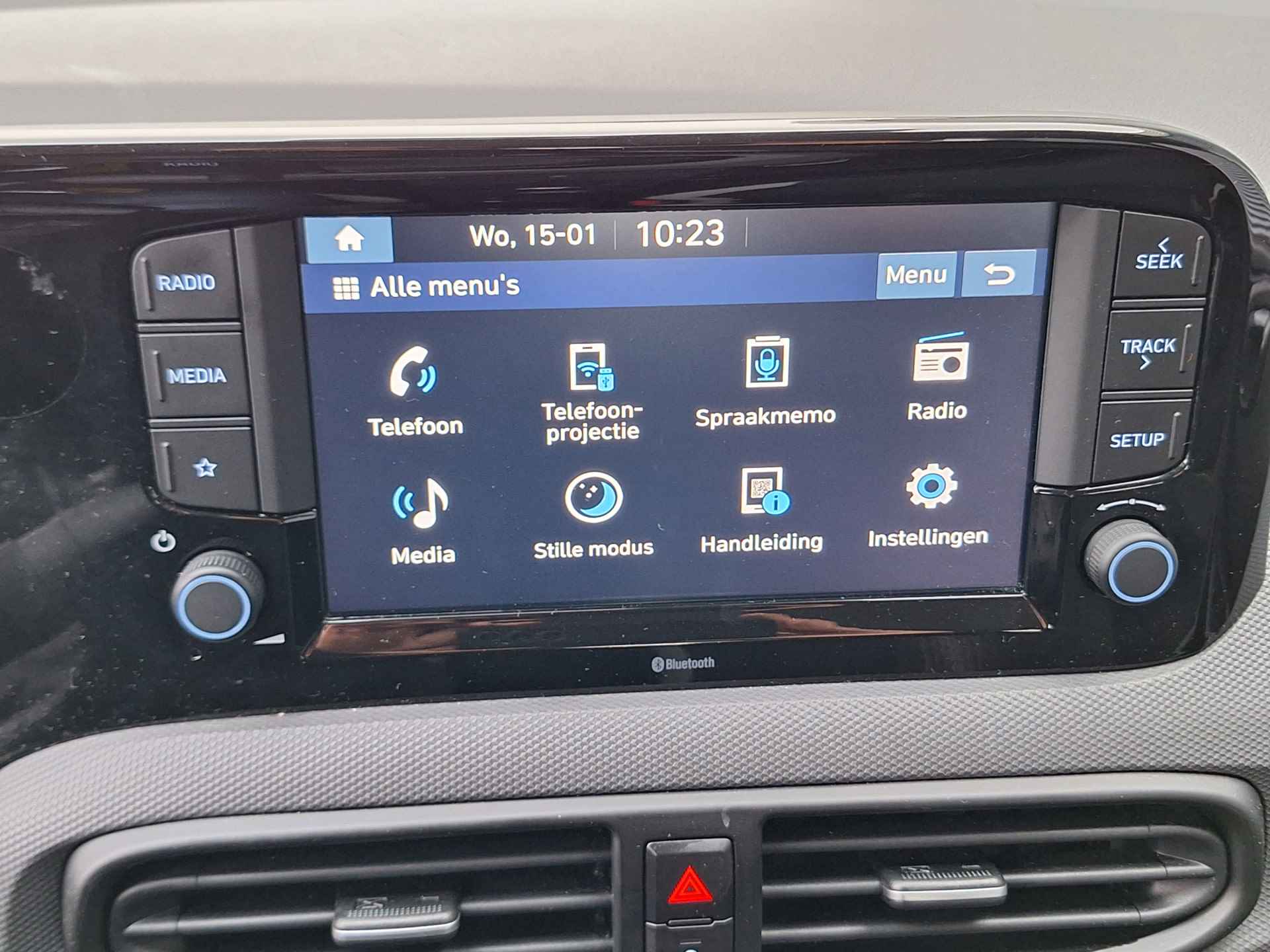 Hyundai i10 1.0 Comfort 5-zits | Airco | Navigatie via Apple Carplay of Android Auto | Automatische verlichting | Cruise Control | - 21/43