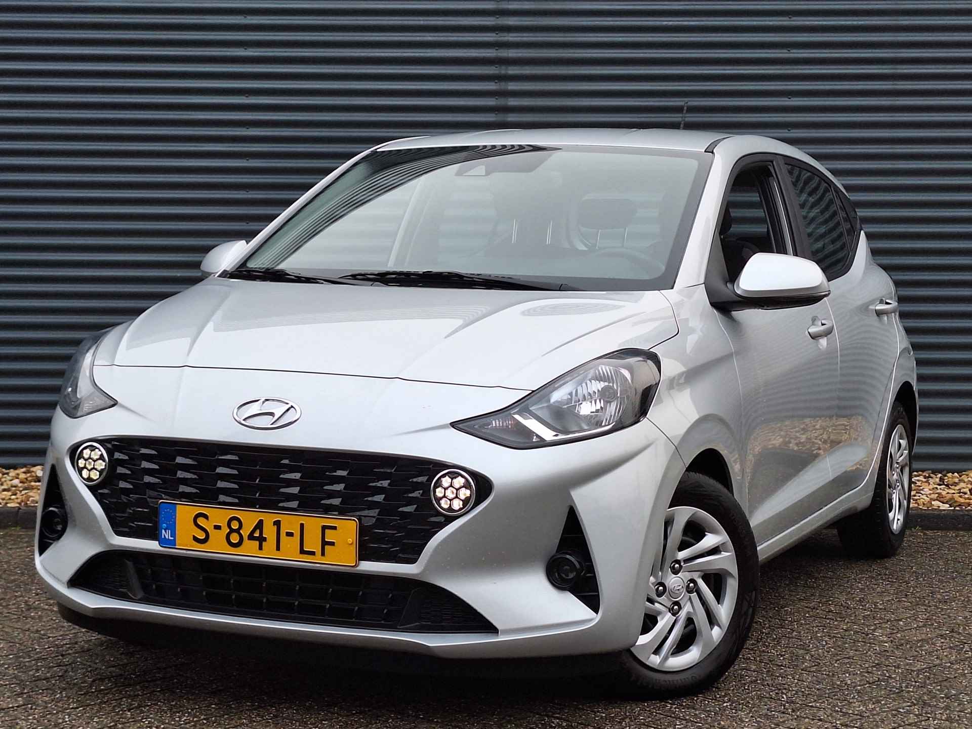 Hyundai i10 1.0 Comfort 5-zits | Airco | Navigatie via Apple Carplay of Android Auto | Automatische verlichting | Cruise Control | - 39/43