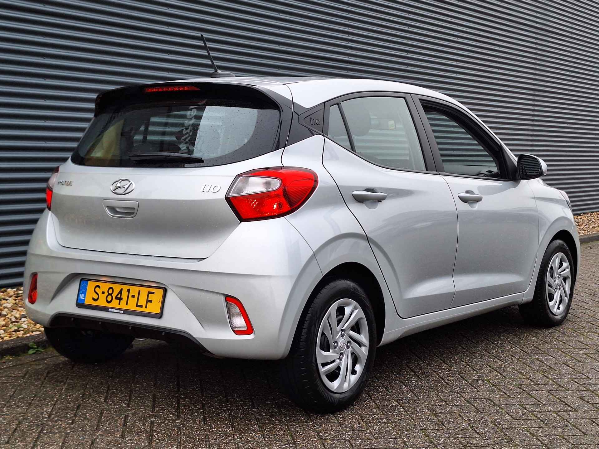 Hyundai i10 1.0 Comfort 5-zits | Airco | Navigatie via Apple Carplay of Android Auto | Automatische verlichting | Cruise Control | - 41/43