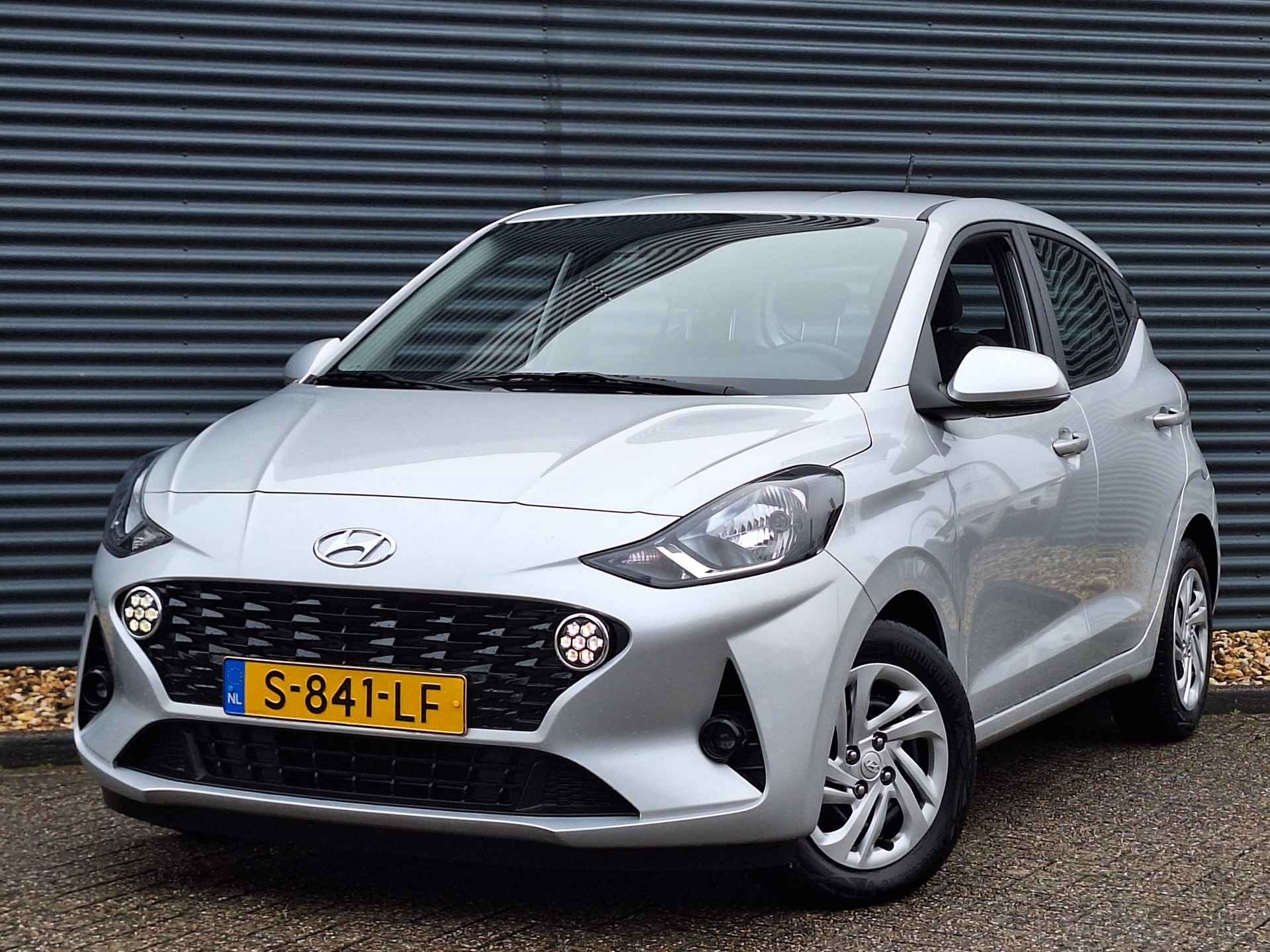 Hyundai i10 1.0 Comfort 5-zits | Airco | Navigatie via Apple Carplay of Android Auto | Automatische verlichting | Cruise Control | - 42/43