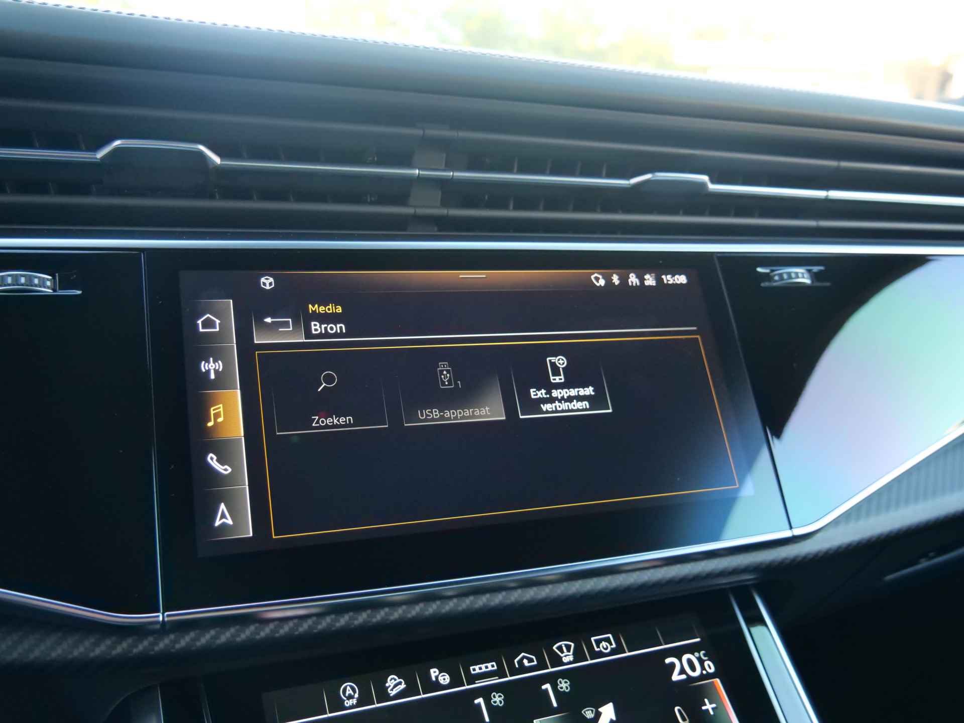 Audi RS Q8 4.0 TFSI RS Q8 quattro 600 Pk Automaat Keramisch / Schuifdak / Camera / Leer / Trekhaak /  Apple Carplay - 30/70