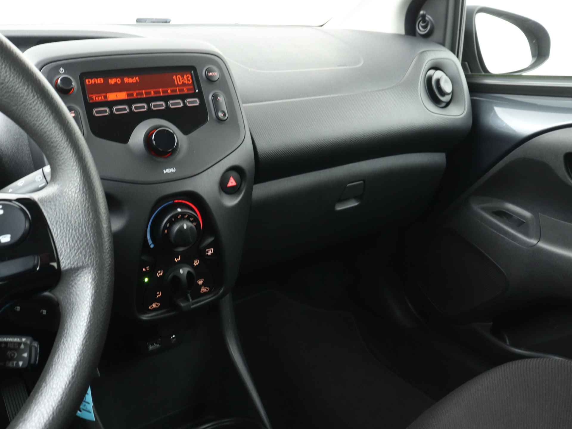 Toyota Aygo 1.0 VVT-i X-Fun | Airco | Bluetooth | - 8/39
