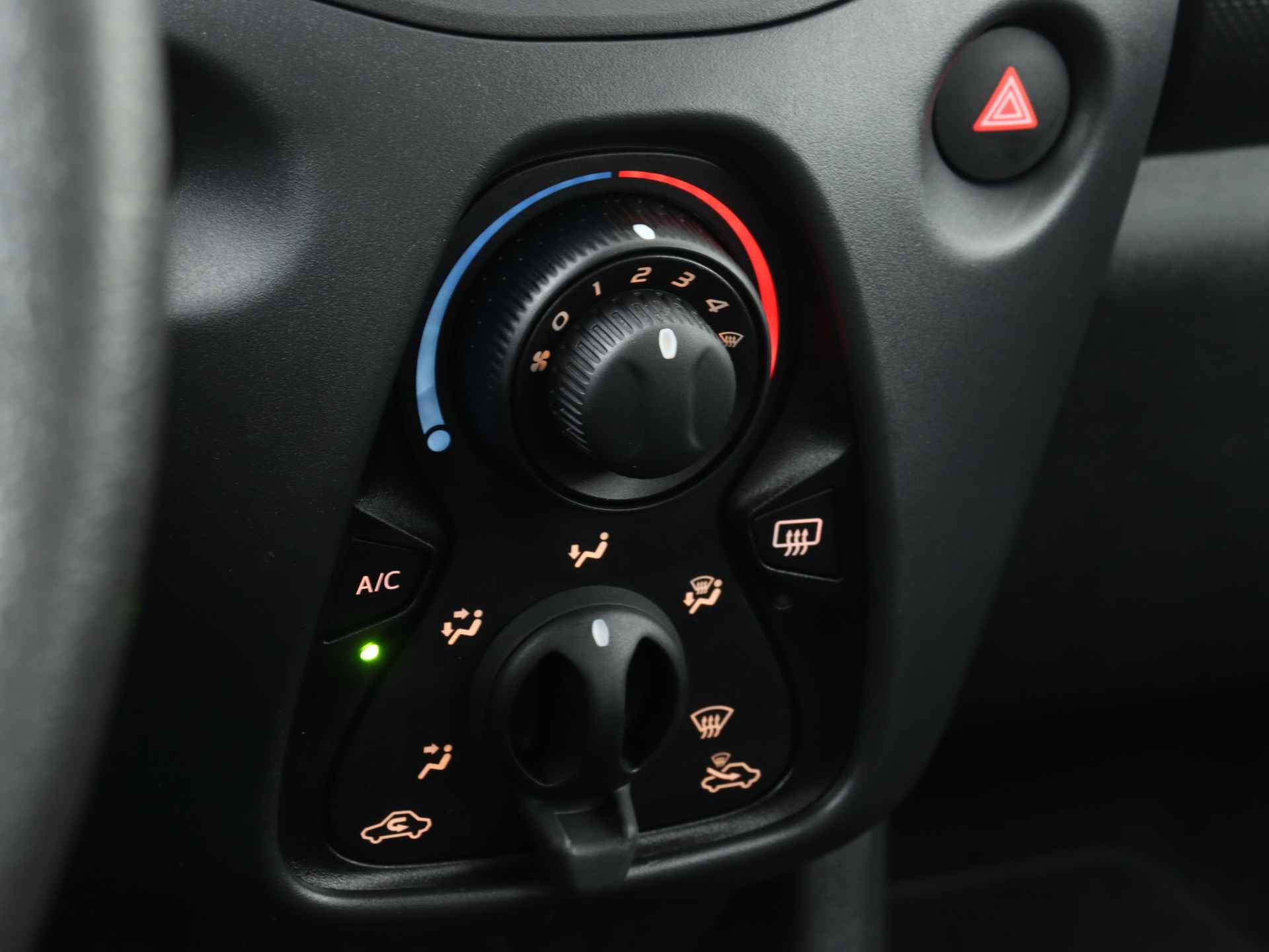 Toyota Aygo 1.0 VVT-i X-Fun | Airco | Bluetooth | - 11/39