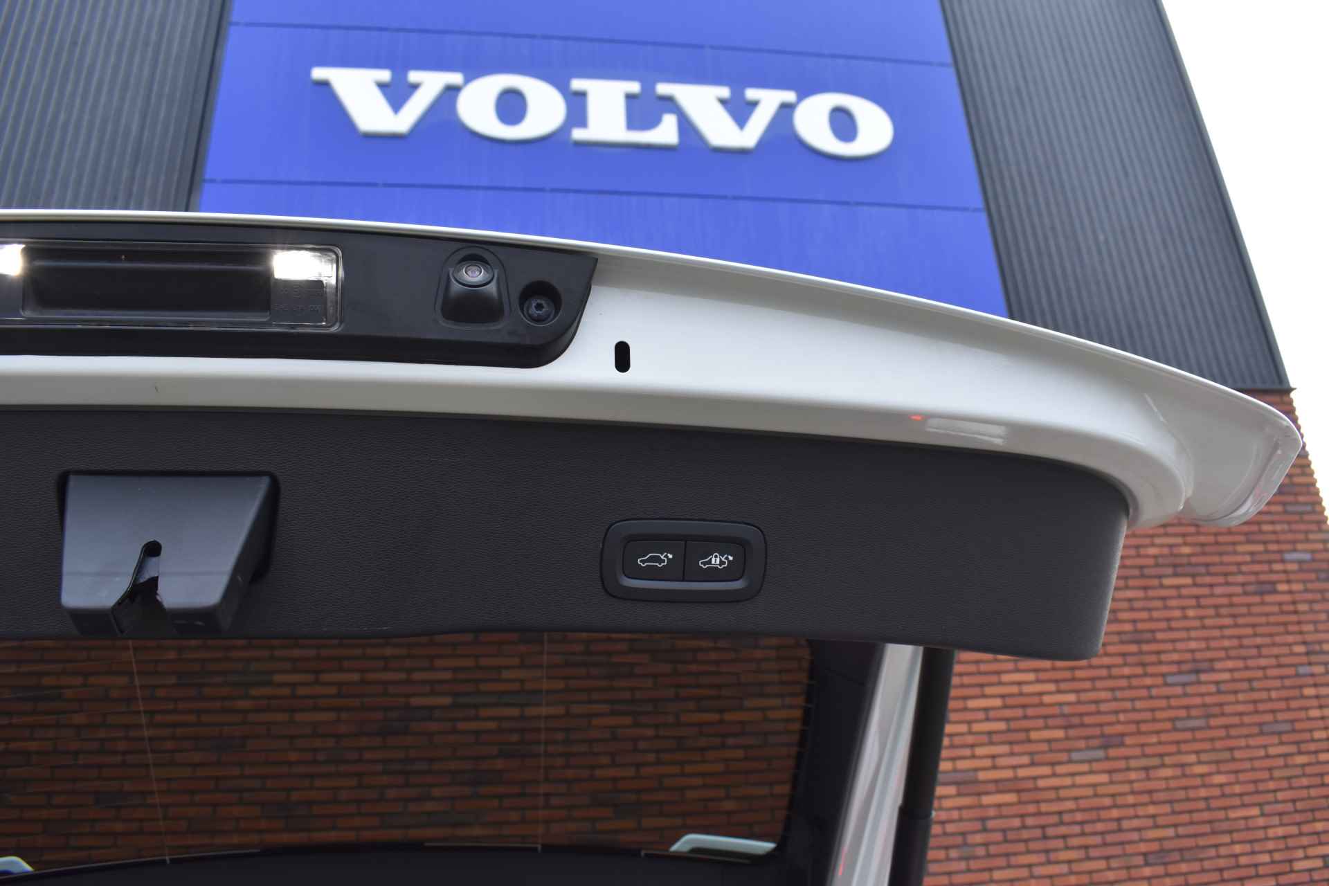 Volvo C40 Recharge 232PK Plus 69 kWh | Getint glas | Elektrisch verstelbare stoel | - 36/36