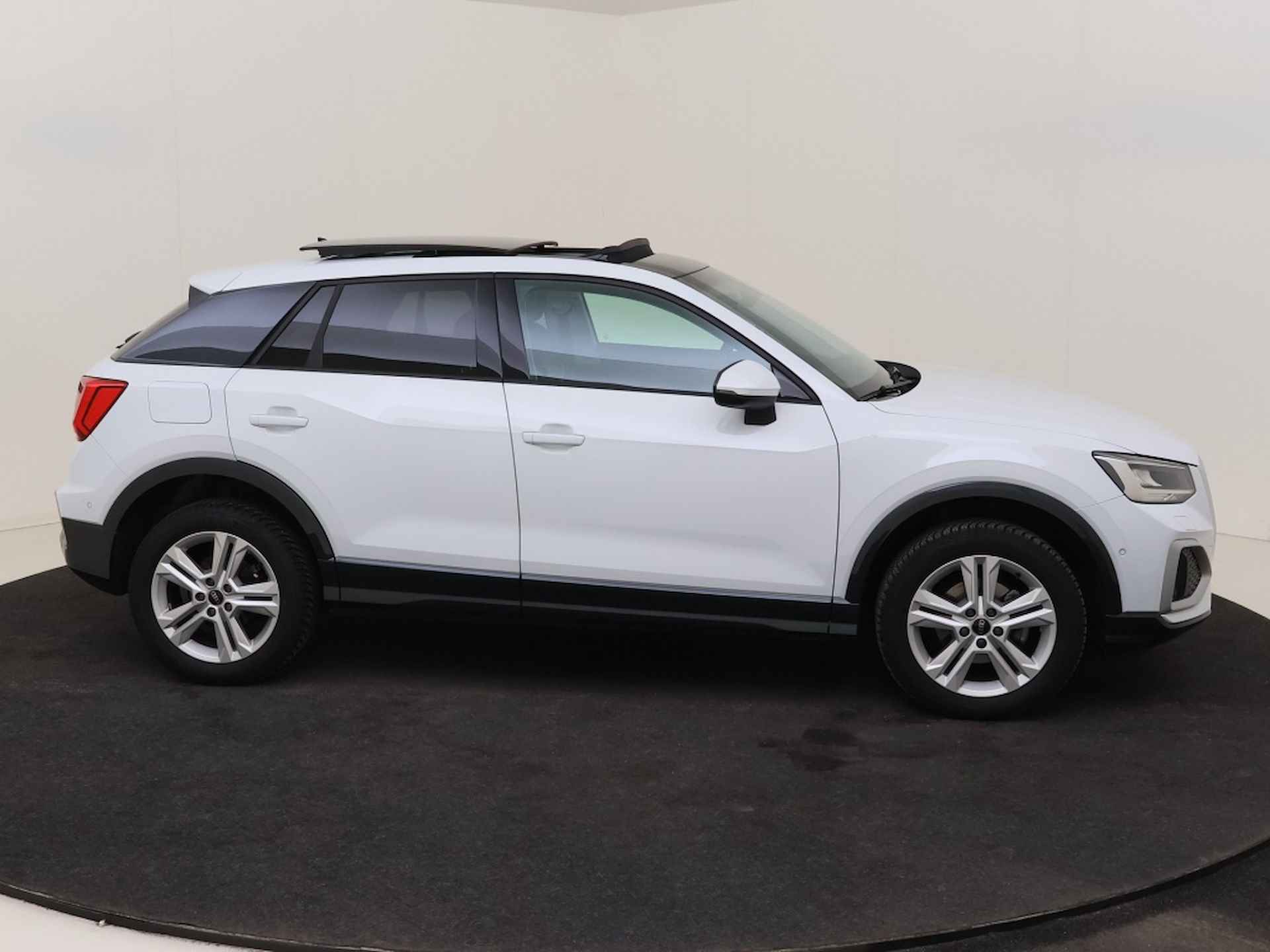 Audi Q2 35 TFSI Advanced Edition 150PK Automaat Panorama Schuifdak - 34/38