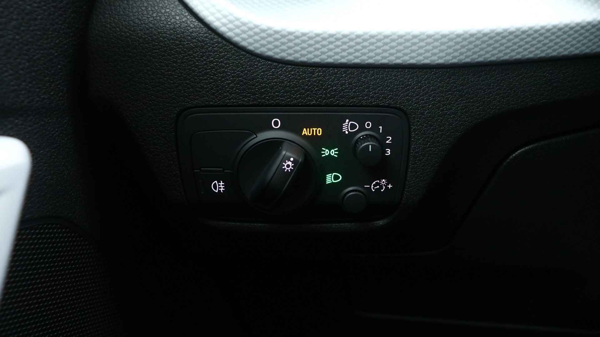 Audi Q2 30 TFSI Pro Line | Navigatie | Climate control | 17" LMV | - 20/30