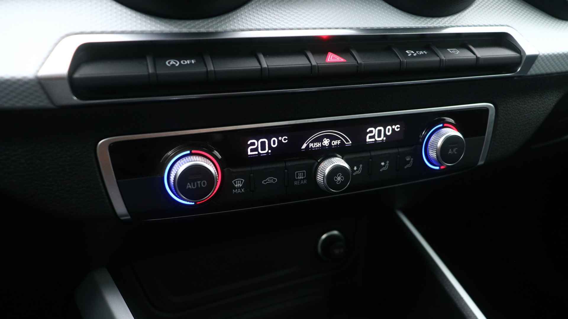 Audi Q2 30 TFSI Pro Line | Navigatie | Climate control | 17" LMV | - 26/30
