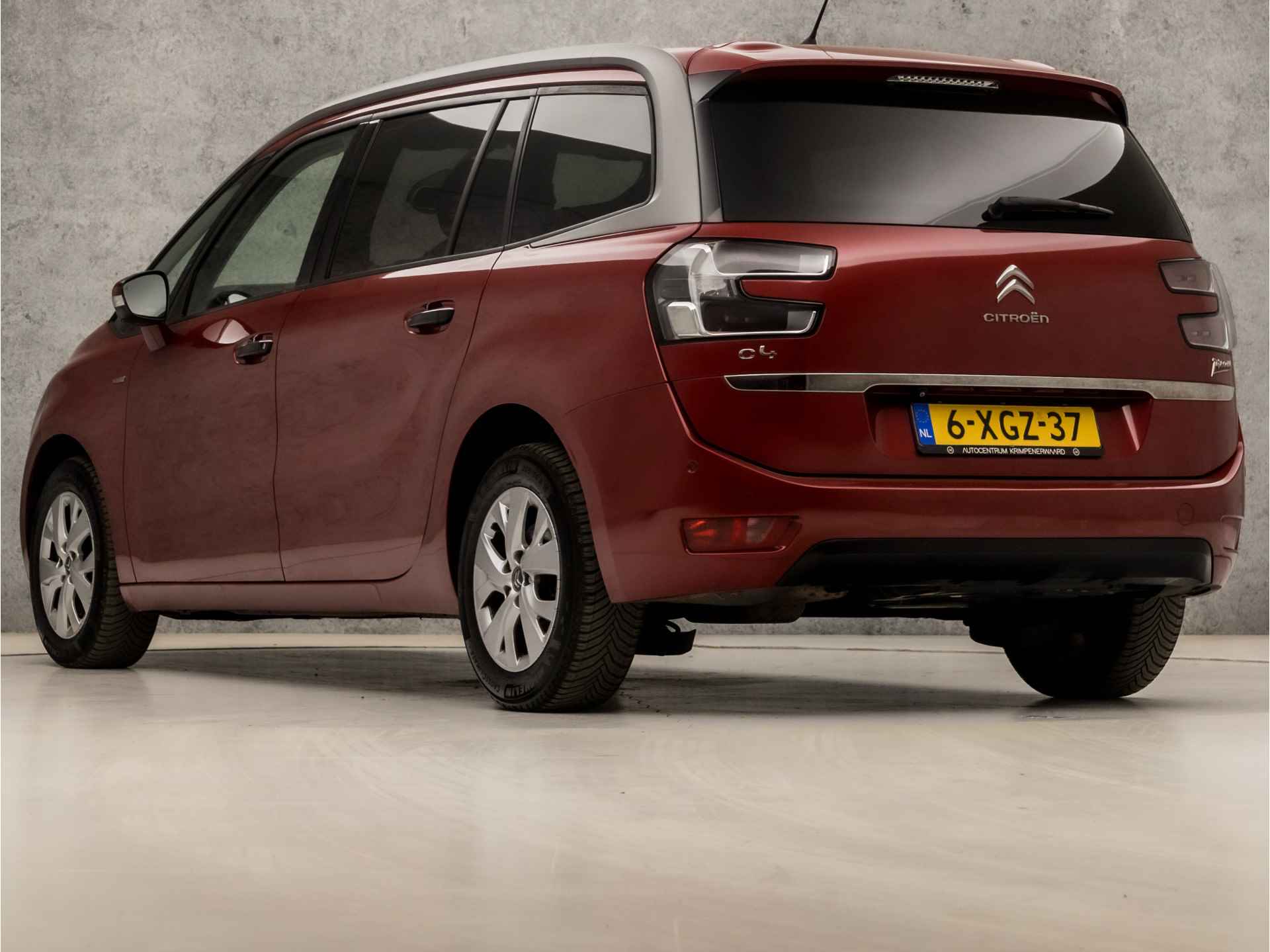 Citroën Grand C4 Picasso 1.6 THP Exclusive 7 Persoons (GROOT NAVI, CAMERA, KEYLESS START, VIRTUAL COCKPIT, GETINT GLAS, CRUISE, CLIMATE, ARMSTEUN, SPORTSTOELEN, LEDER, PARKEERSENSOREN, NIEUWE APK, NIEUWSTAAT) - 3/35