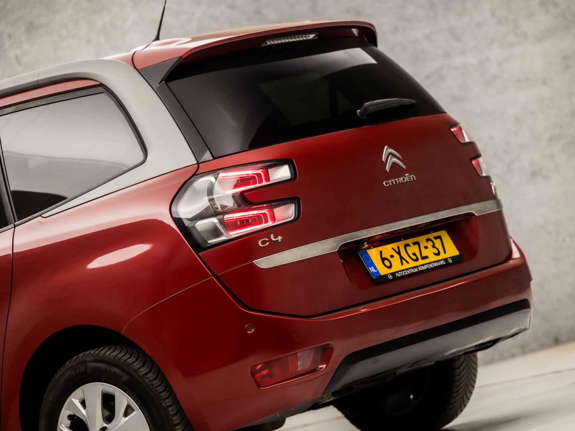 Citroën Grand C4 Picasso 1.6 THP Exclusive 7 Persoons (GROOT NAVI, CAMERA, KEYLESS START, VIRTUAL COCKPIT, GETINT GLAS, CRUISE, CLIMATE, ARMSTEUN, SPORTSTOELEN, LEDER, PARKEERSENSOREN, NIEUWE APK, NIEUWSTAAT) - 11/35