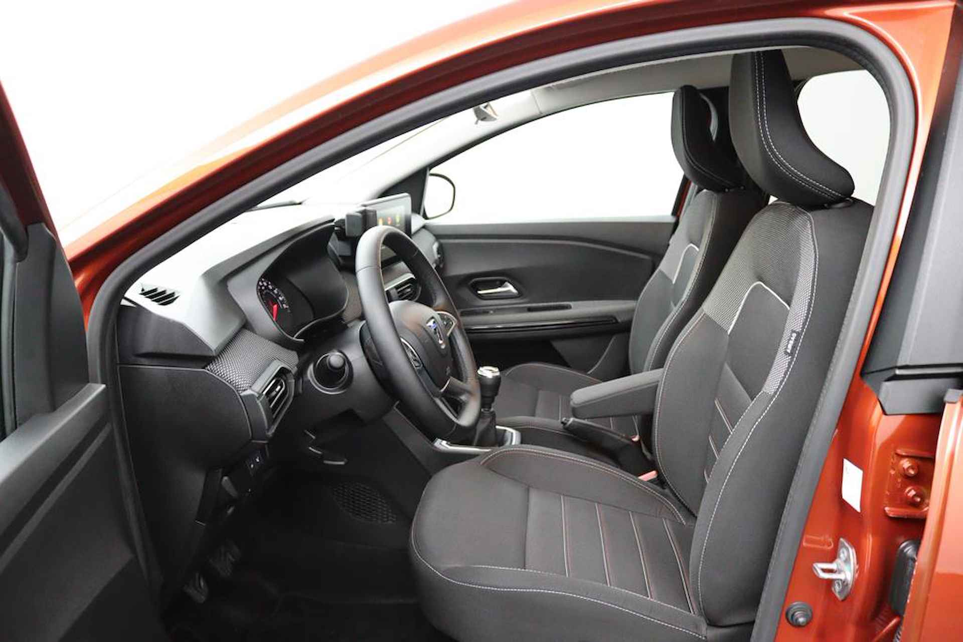 Dacia Jogger 1.0 TCe 100 Bi-Fuel Extreme | Camera | All Season | Climate Control | Cruise Control | Getint Glas | Metallic Lak | Multi Media | Bluetooth | LED Koplampen | Apple Car Play | Android Auto | - 18/50