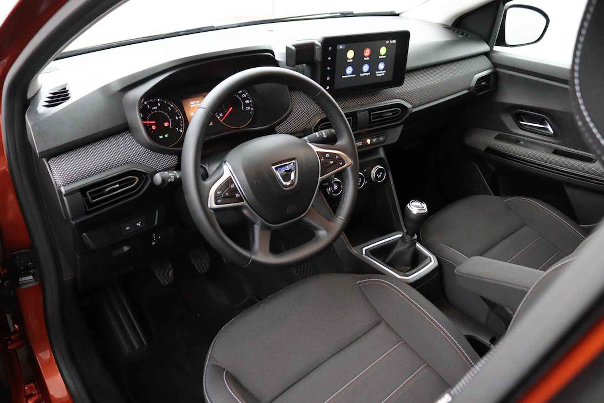 Dacia Jogger 1.0 TCe 100 Bi-Fuel Extreme | Camera | All Season | Climate Control | Cruise Control | Getint Glas | Metallic Lak | Multi Media | Bluetooth | LED Koplampen | Apple Car Play | Android Auto | - 20/50