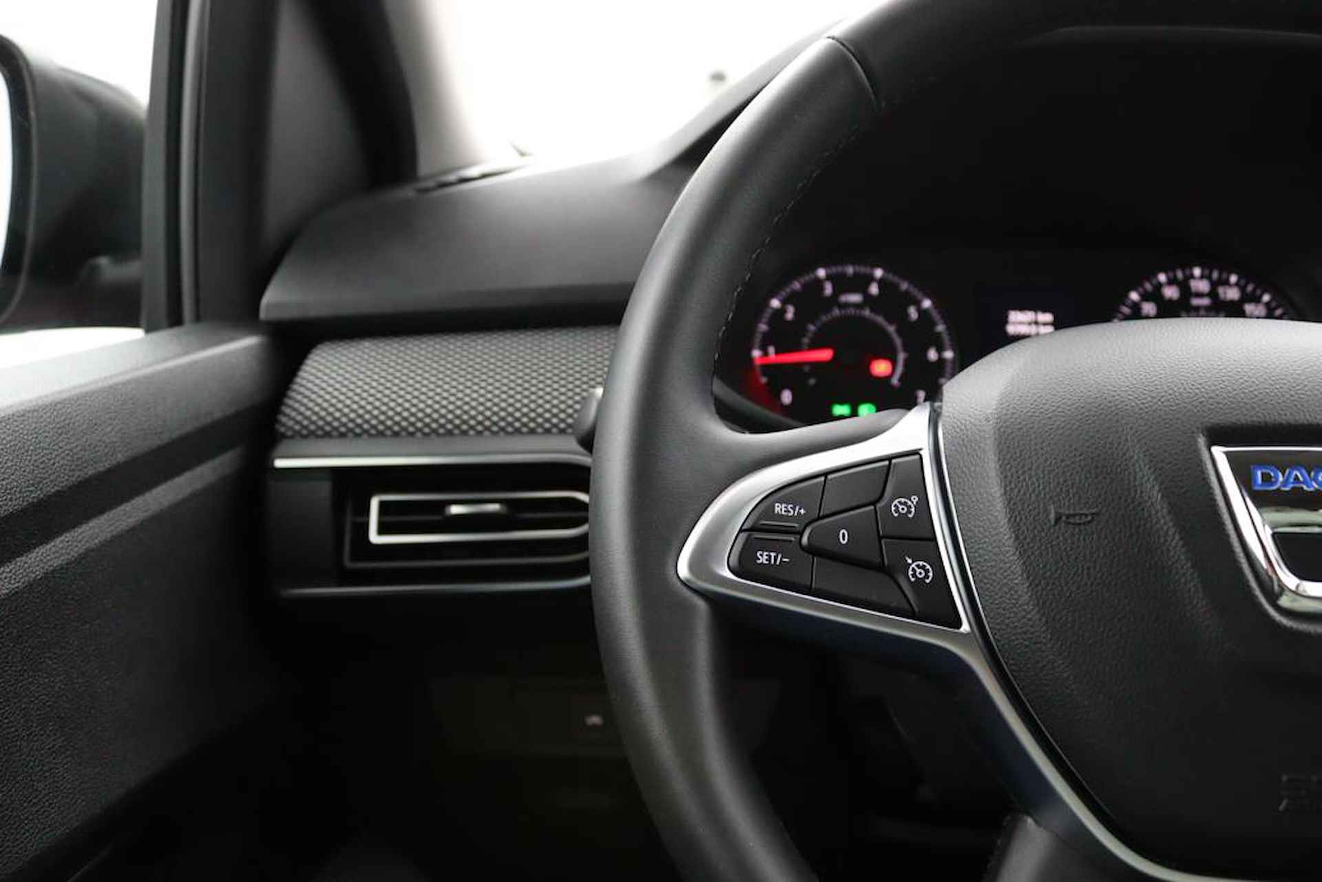 Dacia Jogger 1.0 TCe 100 Bi-Fuel Extreme | Camera | All Season | Climate Control | Cruise Control | Getint Glas | Metallic Lak | Multi Media | Bluetooth | LED Koplampen | Apple Car Play | Android Auto | - 32/50