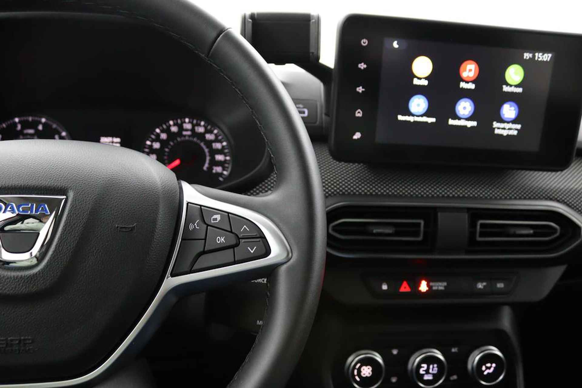 Dacia Jogger 1.0 TCe 100 Bi-Fuel Extreme | Camera | All Season | Climate Control | Cruise Control | Getint Glas | Metallic Lak | Multi Media | Bluetooth | LED Koplampen | Apple Car Play | Android Auto | - 33/50