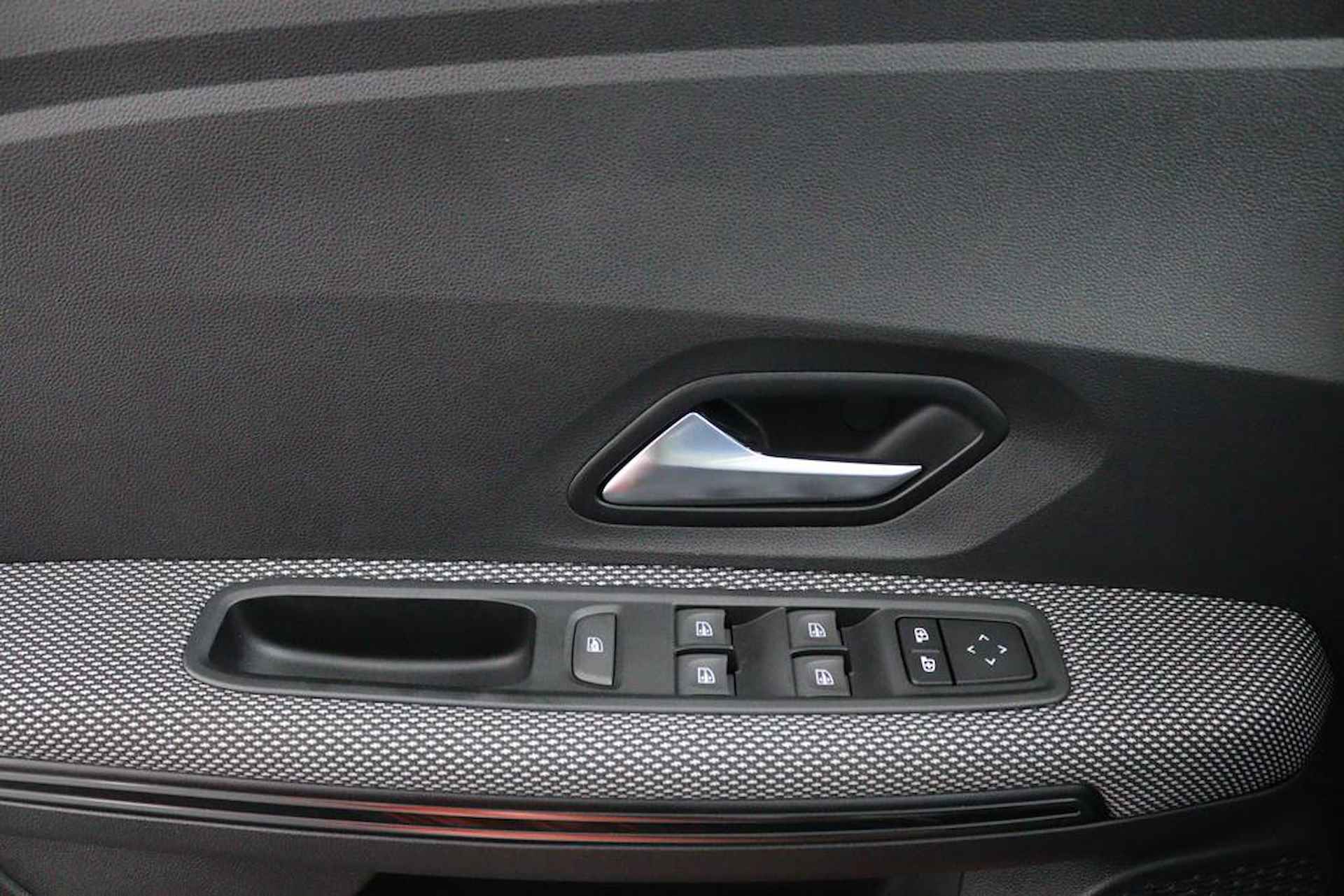 Dacia Jogger 1.0 TCe 100 Bi-Fuel Extreme | Camera | All Season | Climate Control | Cruise Control | Getint Glas | Metallic Lak | Multi Media | Bluetooth | LED Koplampen | Apple Car Play | Android Auto | - 39/50
