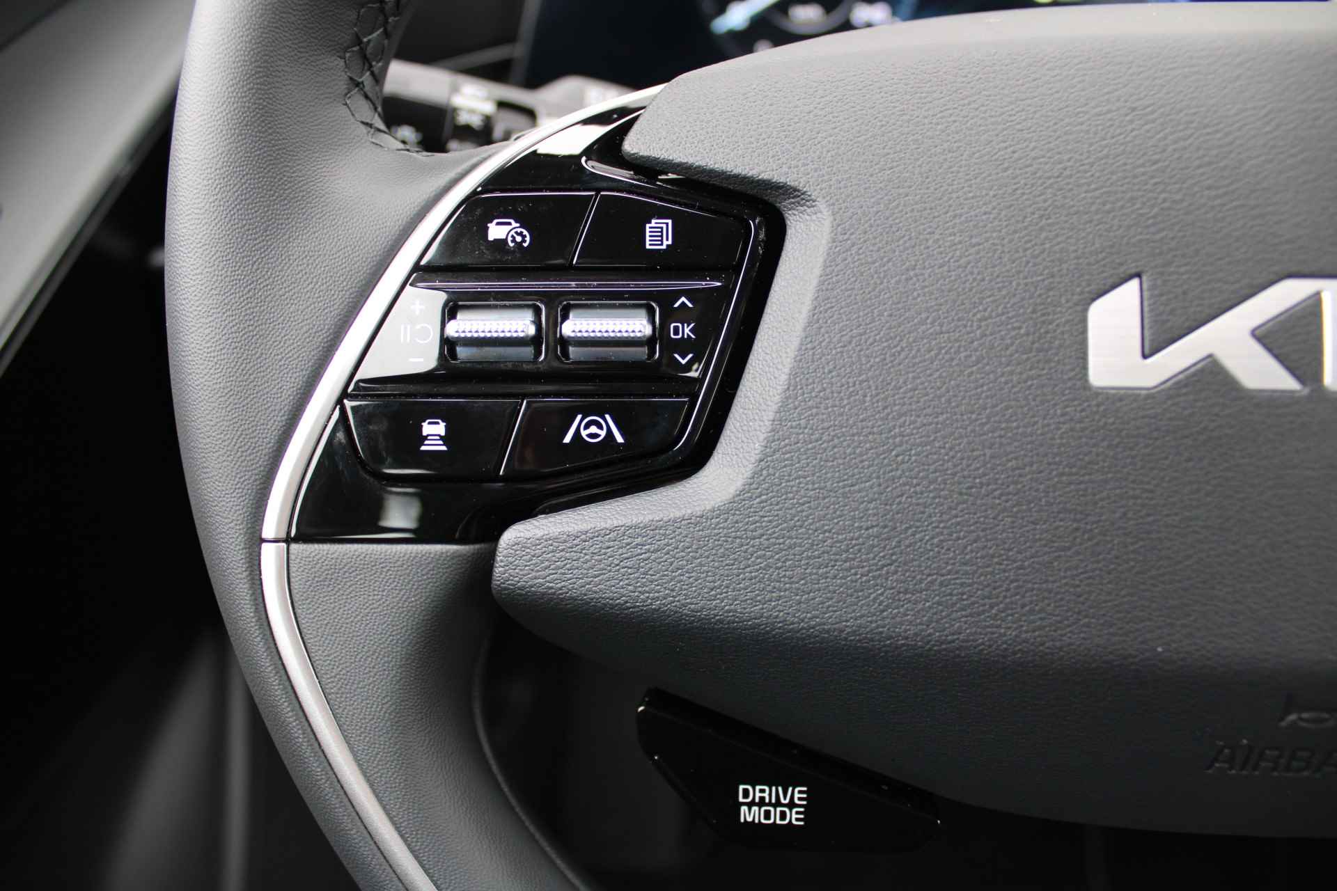 Kia Niro EV ComfortPlusLine 64.8 kWh | BTW Auto | Adap. Crusie | Navi | Keyless Entry | Geschikt voor €2000,- subsidie | - 7/19