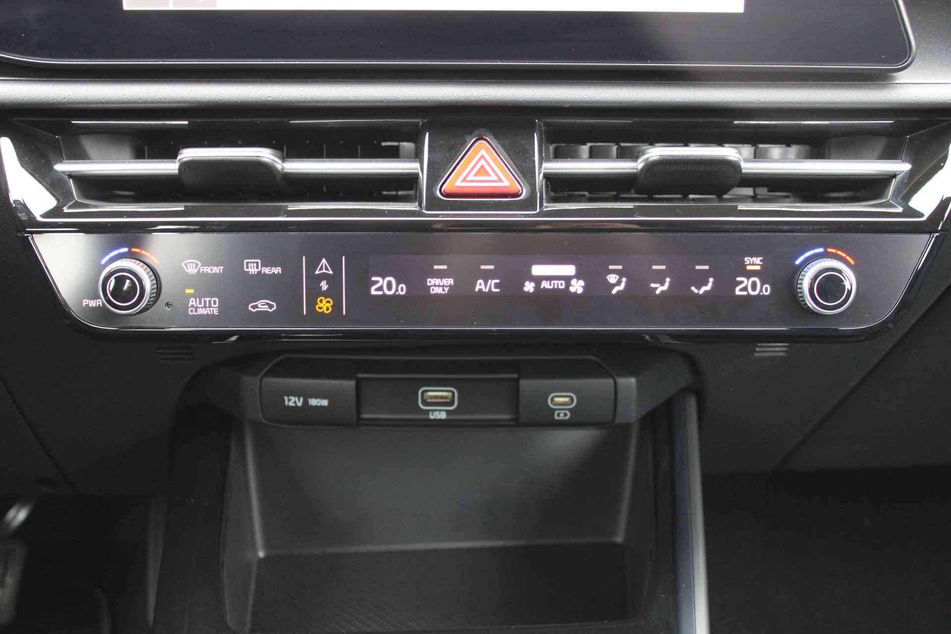 Kia Niro EV ComfortPlusLine 64.8 kWh | BTW Auto | Adap. Crusie | Navi | Keyless Entry | Geschikt voor €2000,- subsidie | - 9/19