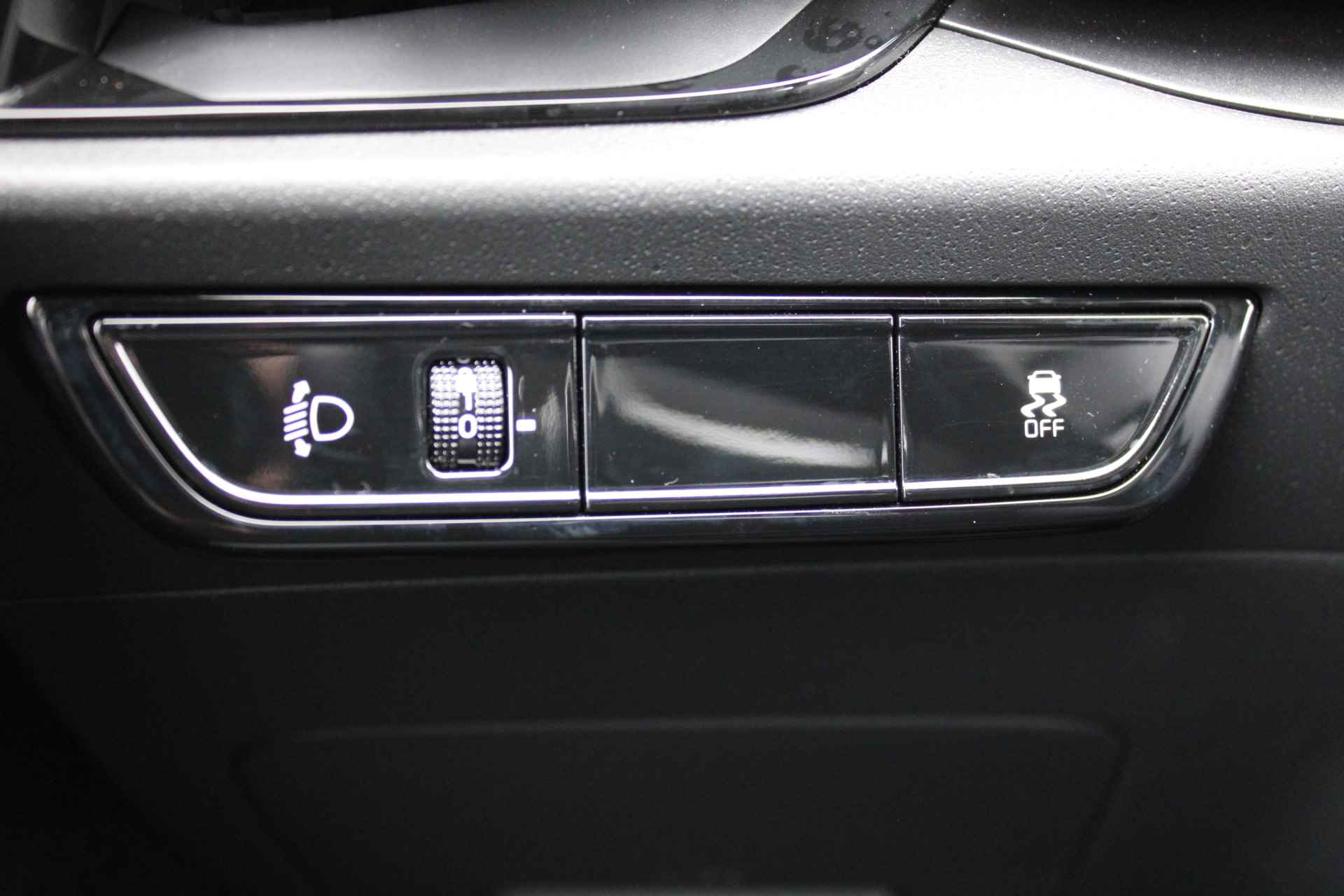 Kia Niro EV ComfortPlusLine 64.8 kWh | BTW Auto | Adap. Crusie | Navi | Keyless Entry | Geschikt voor €2000,- subsidie | - 18/19