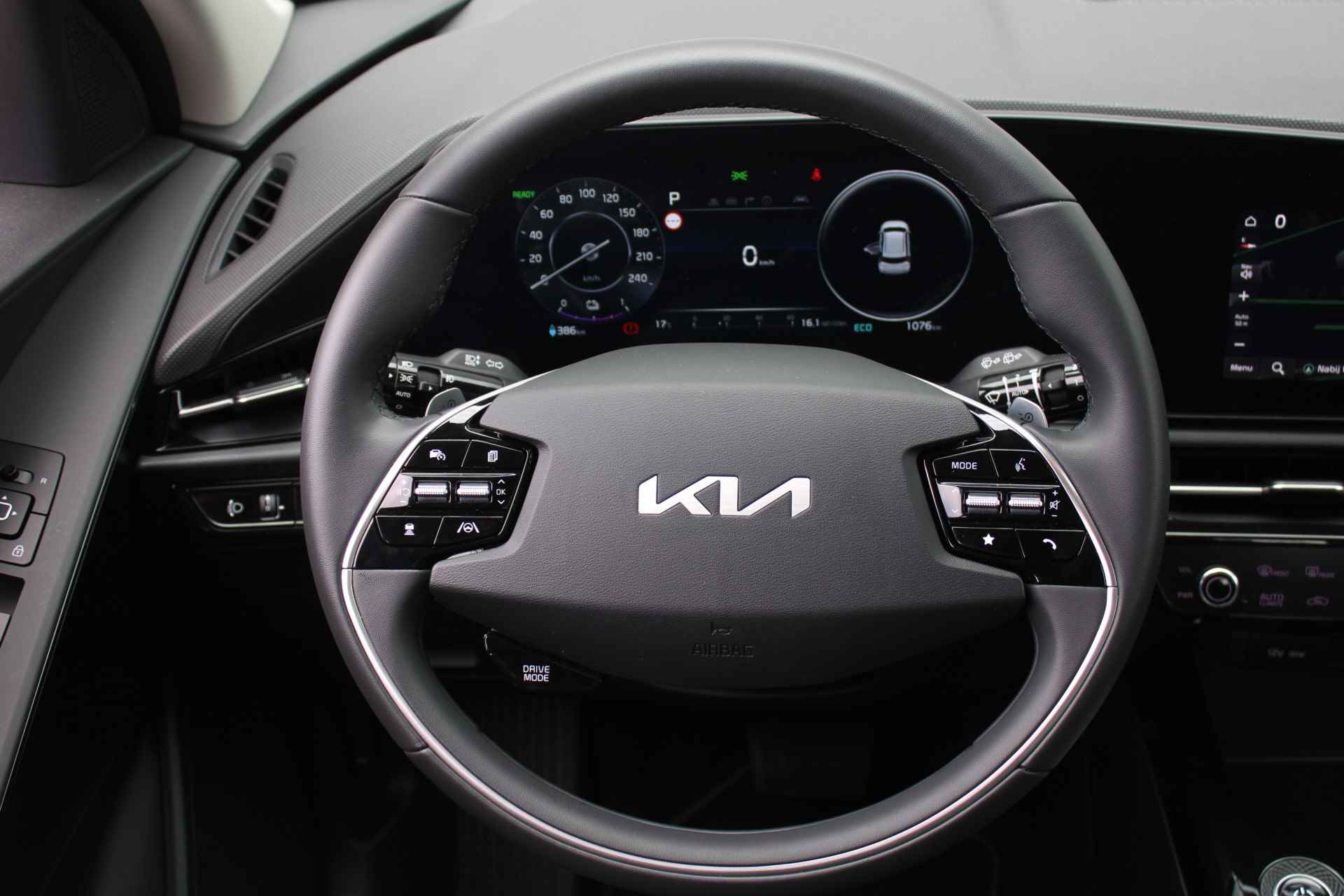 Kia Niro EV ComfortPlusLine 64.8 kWh | BTW Auto | Adap. Crusie | Navi | Keyless Entry | - 11/32