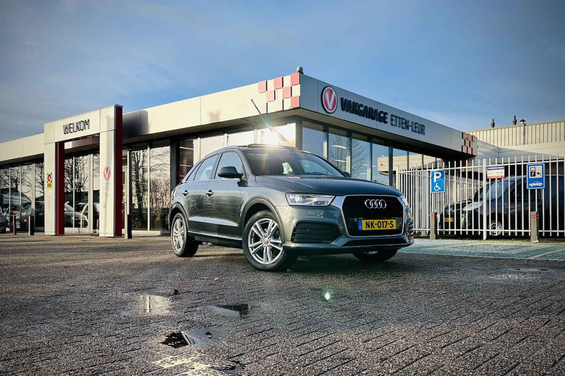 Audi Q3 1.4 TFSI CoD Sport S-Line Edition / SCHUIFDAK / TREKHAAK / PDC - 3/28