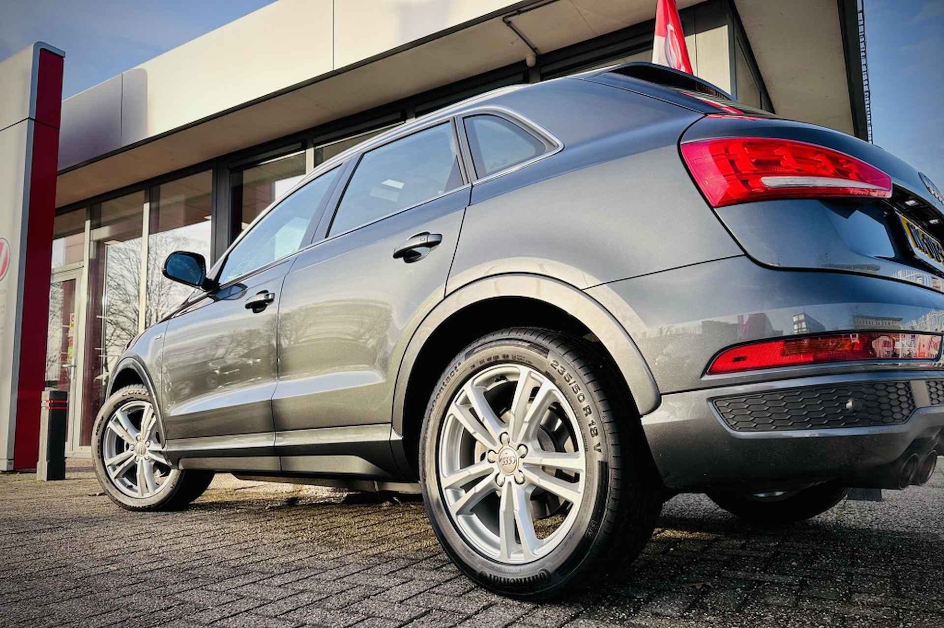 Audi Q3 1.4 TFSI CoD Sport S-Line Edition / SCHUIFDAK / TREKHAAK / PDC - 7/28