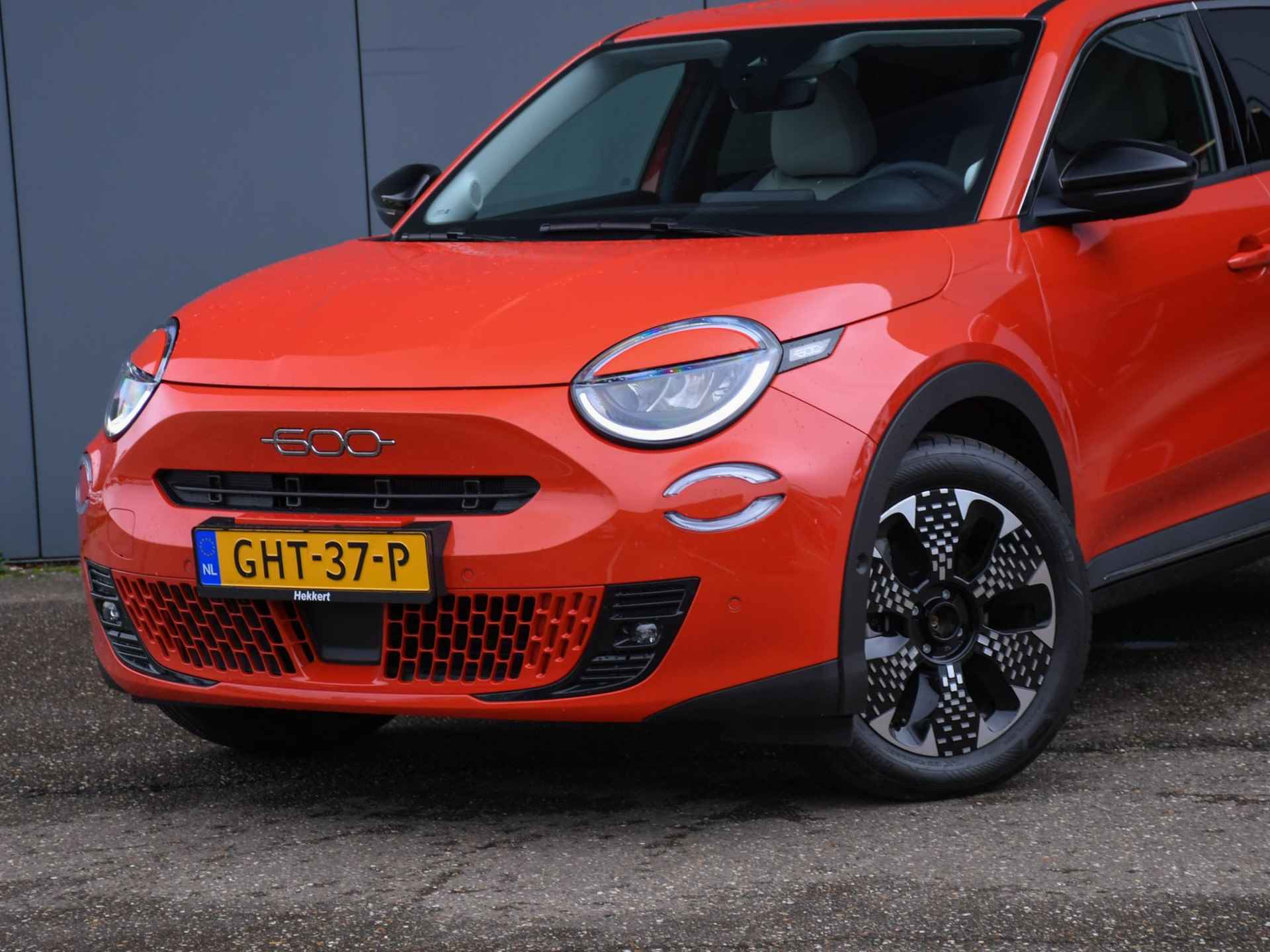 Fiat 600E La Prima 54 kWh 156pk Automaat KUNSTLEDER | ADAPT. CRUISE | 18''LM | MASSAGE | STANDKACHEL | DAB - 2/37