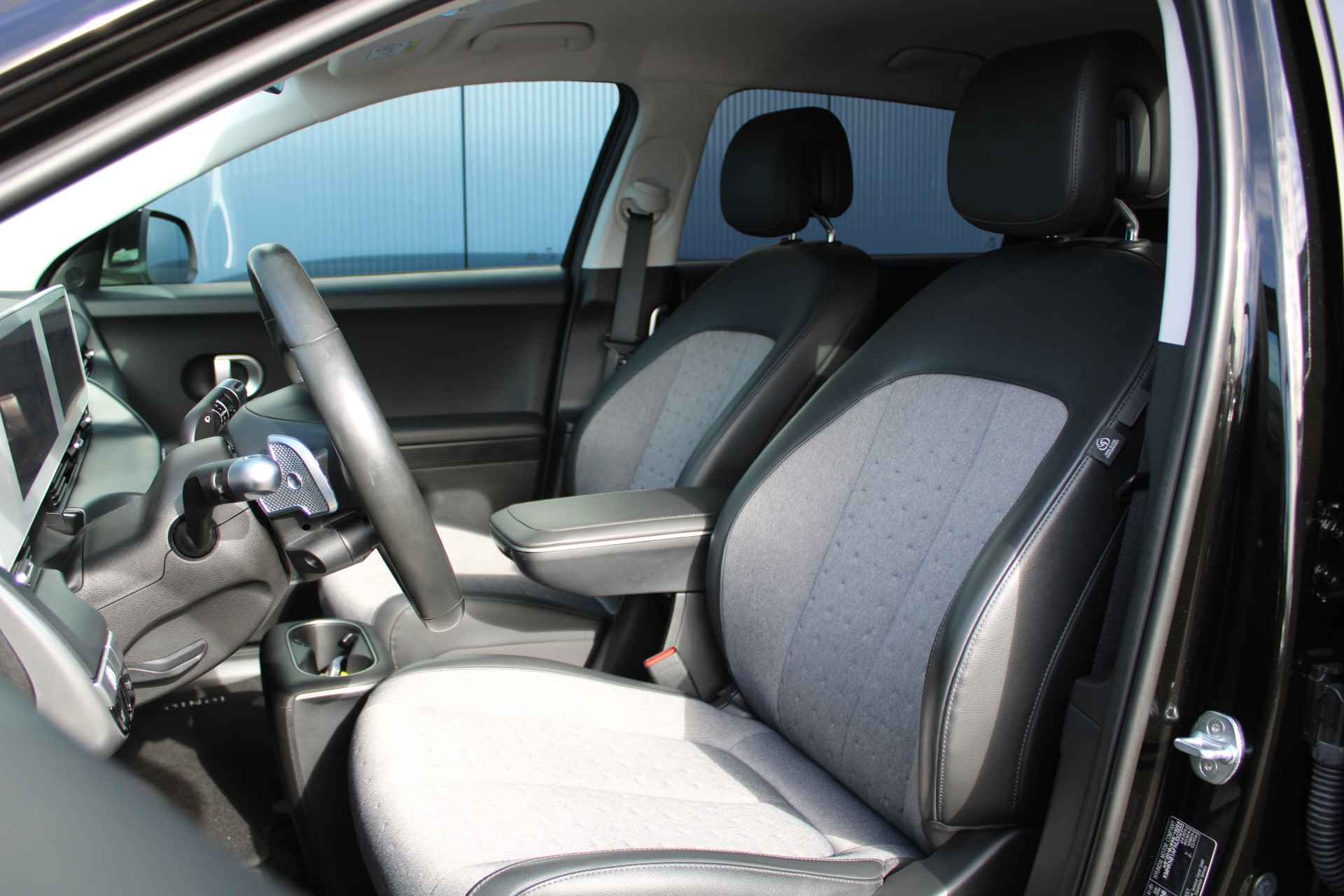 Hyundai IONIQ 5 73 kWh 218pk Connect Automaat | Leder | Climate | Camera | Keyless | Full Led | Navigatie | Winterpakket | Warmtepomp | 19" Lich - 15/29