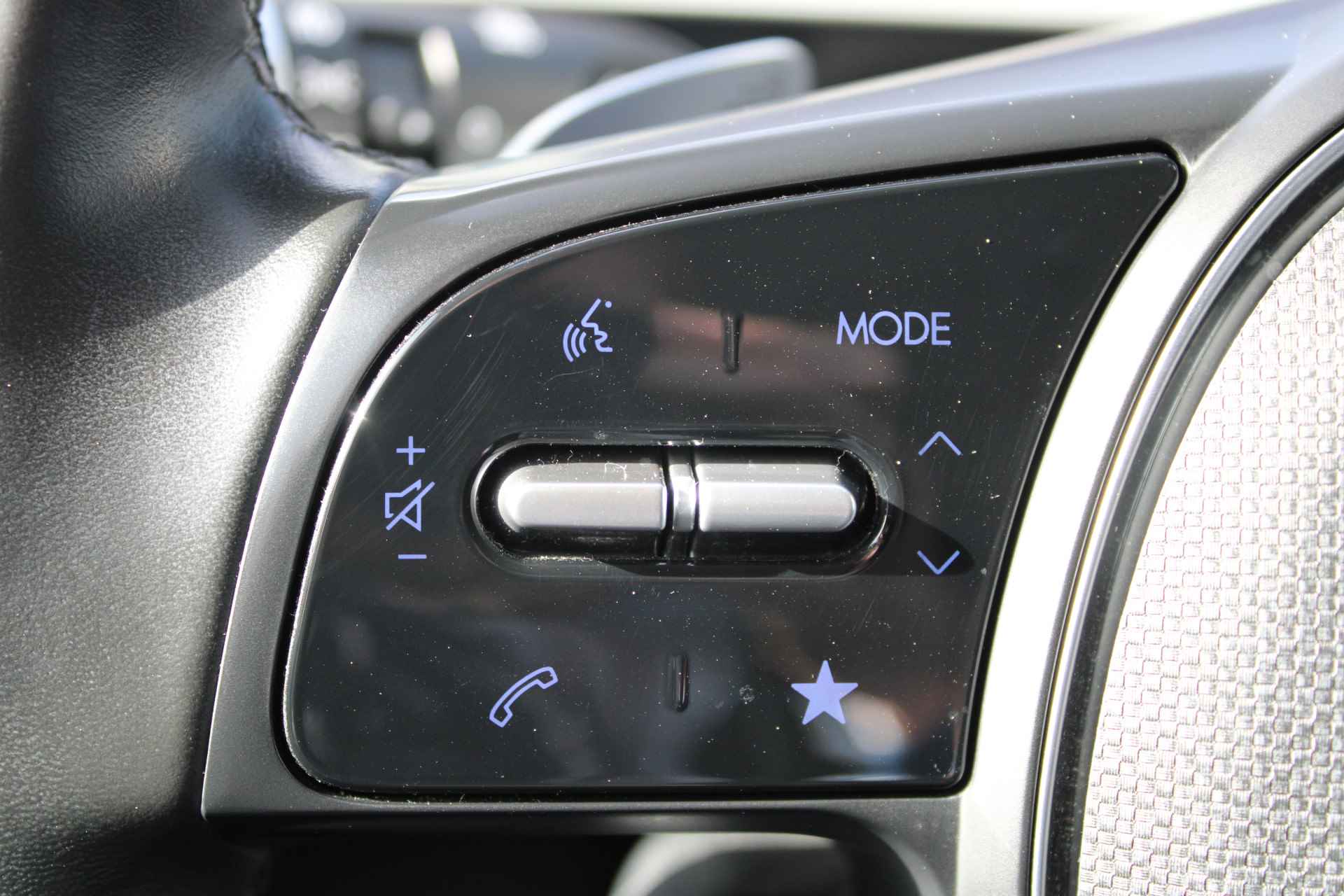 Hyundai IONIQ 5 73 kWh 218pk Connect Automaat | Leder | Climate | Camera | Keyless | Full Led | Navigatie | Winterpakket | Warmtepomp | 19" Lich - 21/29