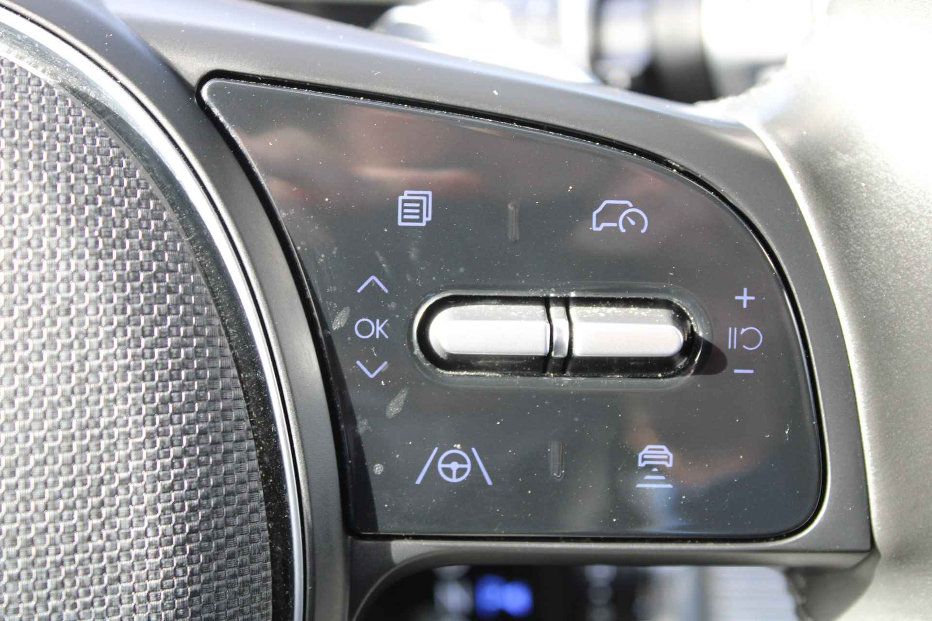 Hyundai IONIQ 5 73 kWh 218pk Connect Automaat | Leder | Climate | Camera | Keyless | Full Led | Navigatie | Winterpakket | Warmtepomp | 19" Lich - 23/29