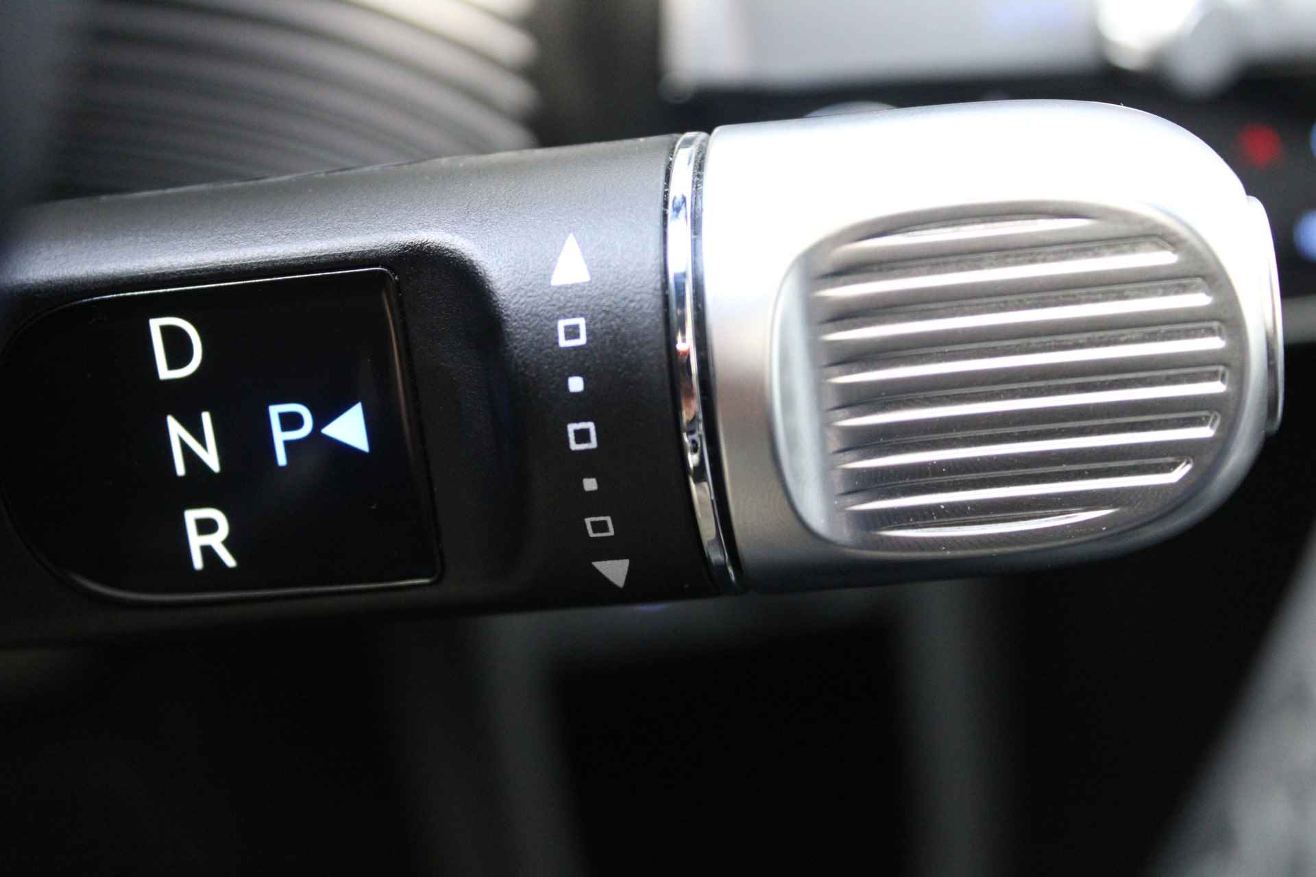 Hyundai IONIQ 5 73 kWh 218pk Connect Automaat | Leder | Climate | Camera | Keyless | Full Led | Navigatie | Winterpakket | Warmtepomp | 19" Lich - 24/29