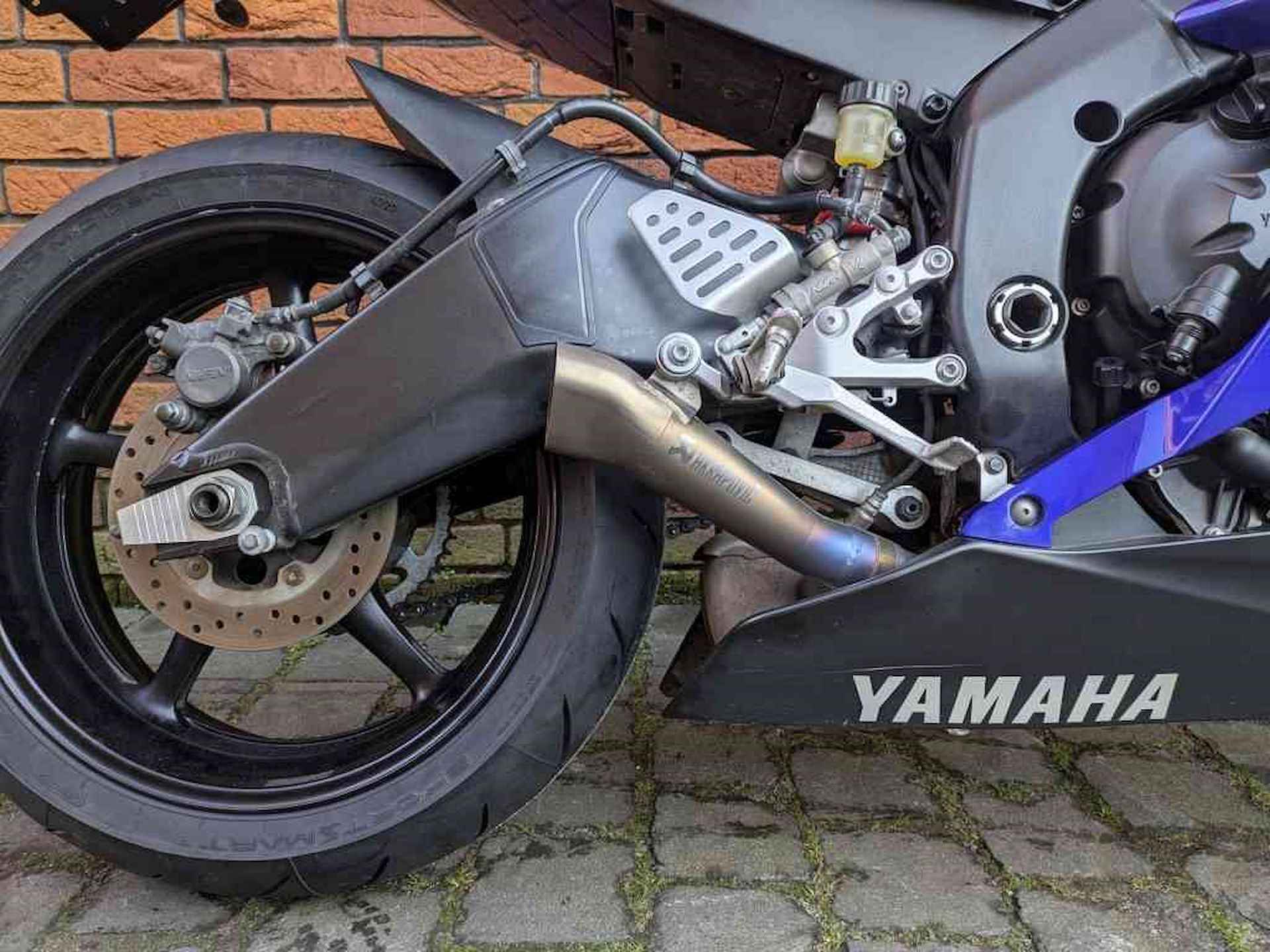 Yamaha YZF-R6 R - 8/9