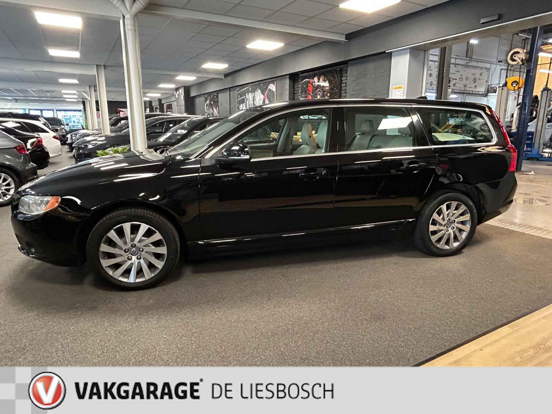 Volvo V70 1.6 T4 Limited Edition / Automaat / Leder /Stoel verwarming / trekhaak - 4/28