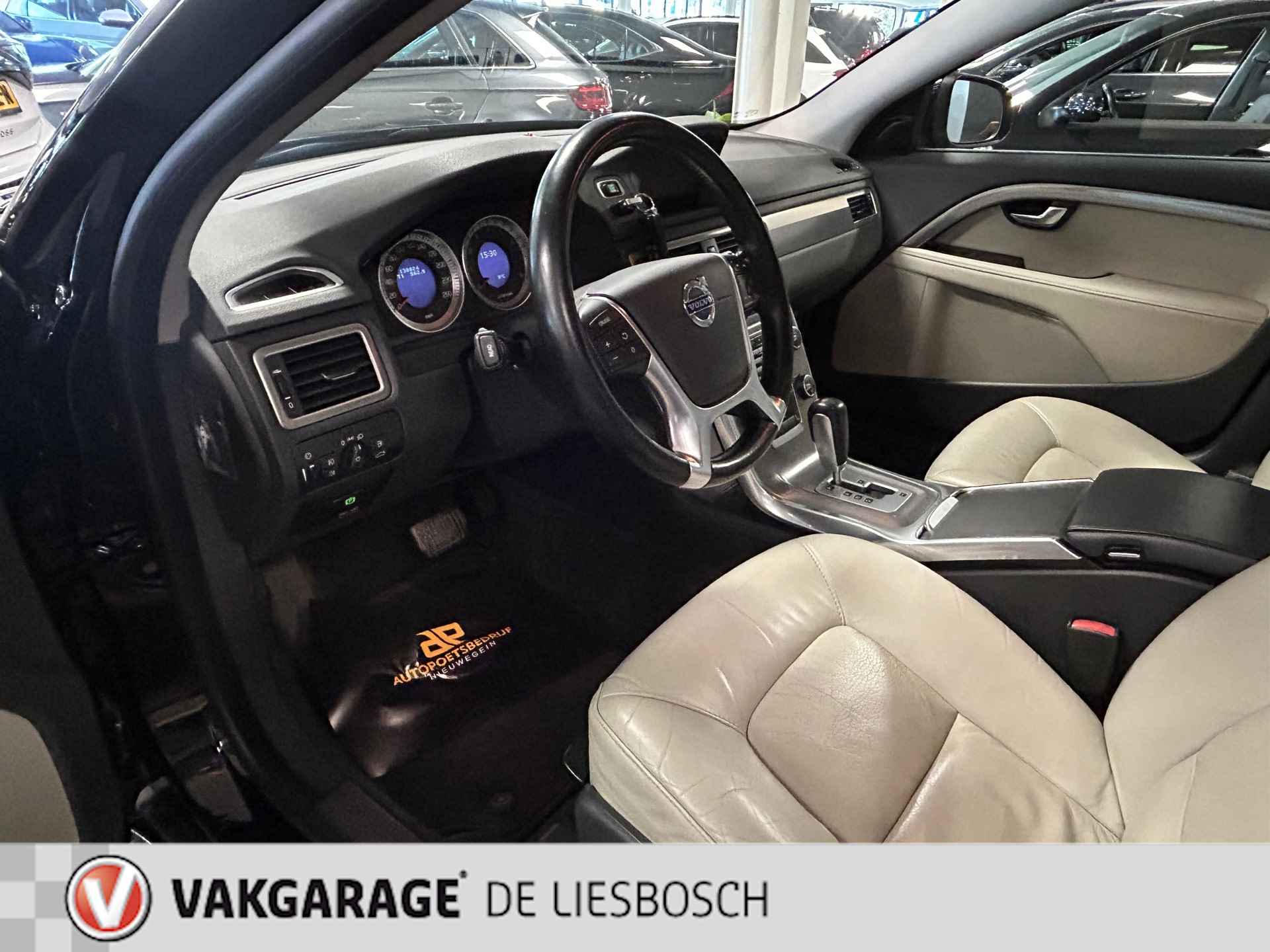 Volvo V70 1.6 T4 Limited Edition / Automaat / Leder /Stoel verwarming / trekhaak - 11/28